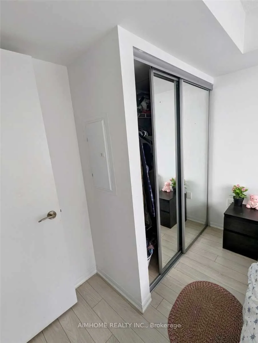 3091 Dufferin Street, #910
