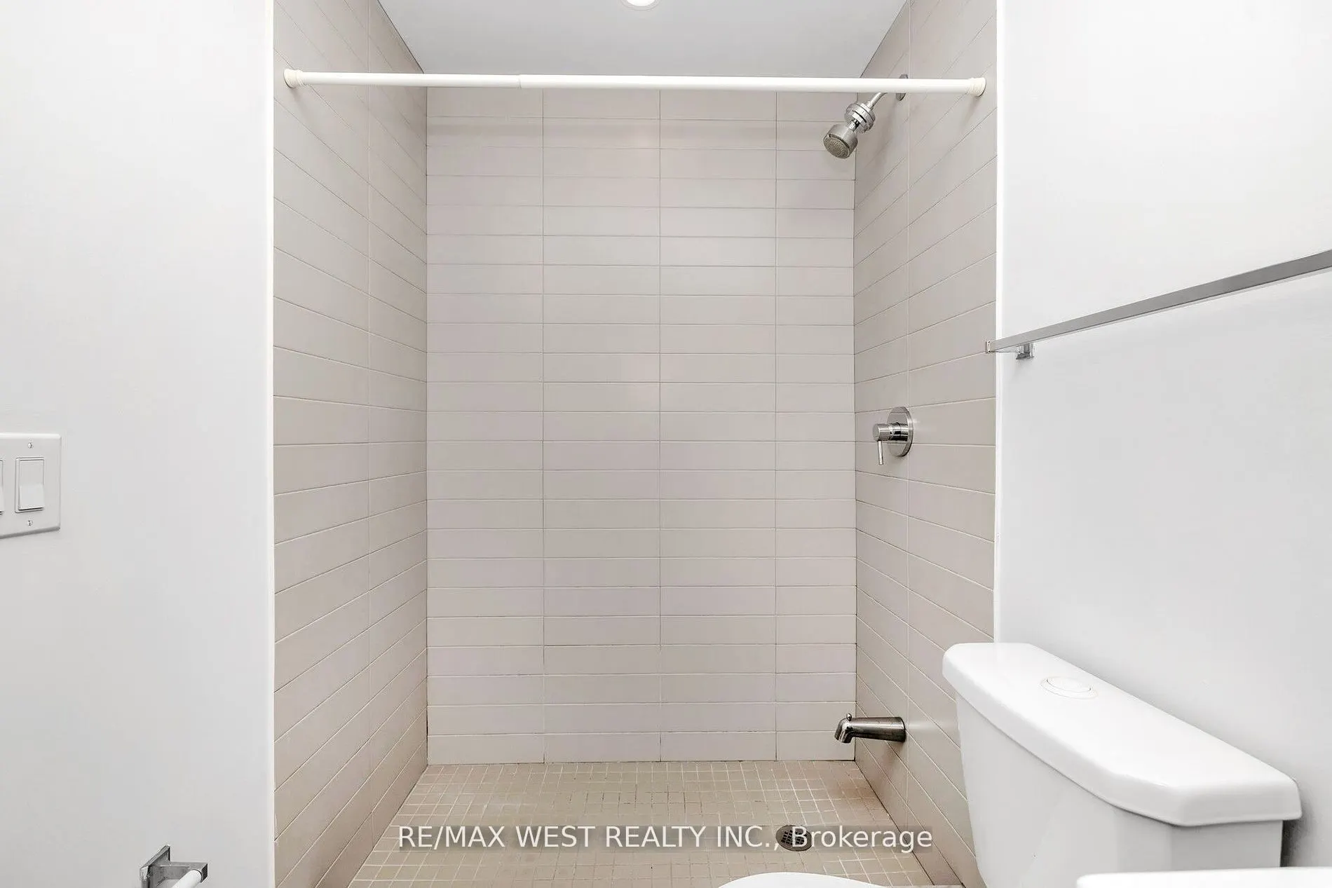 840 Queens Plate Drive, #1211