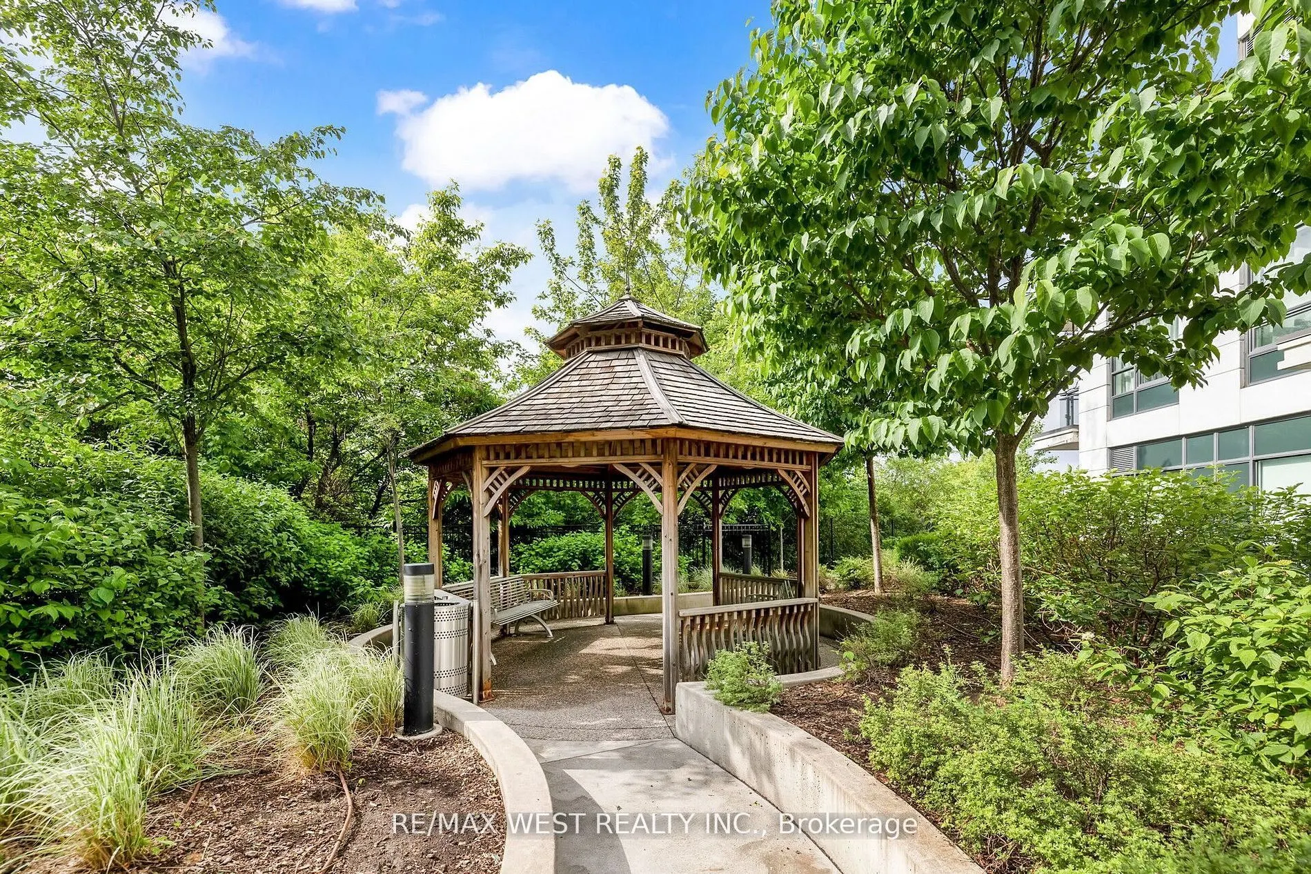 840 Queens Plate Drive, #1211