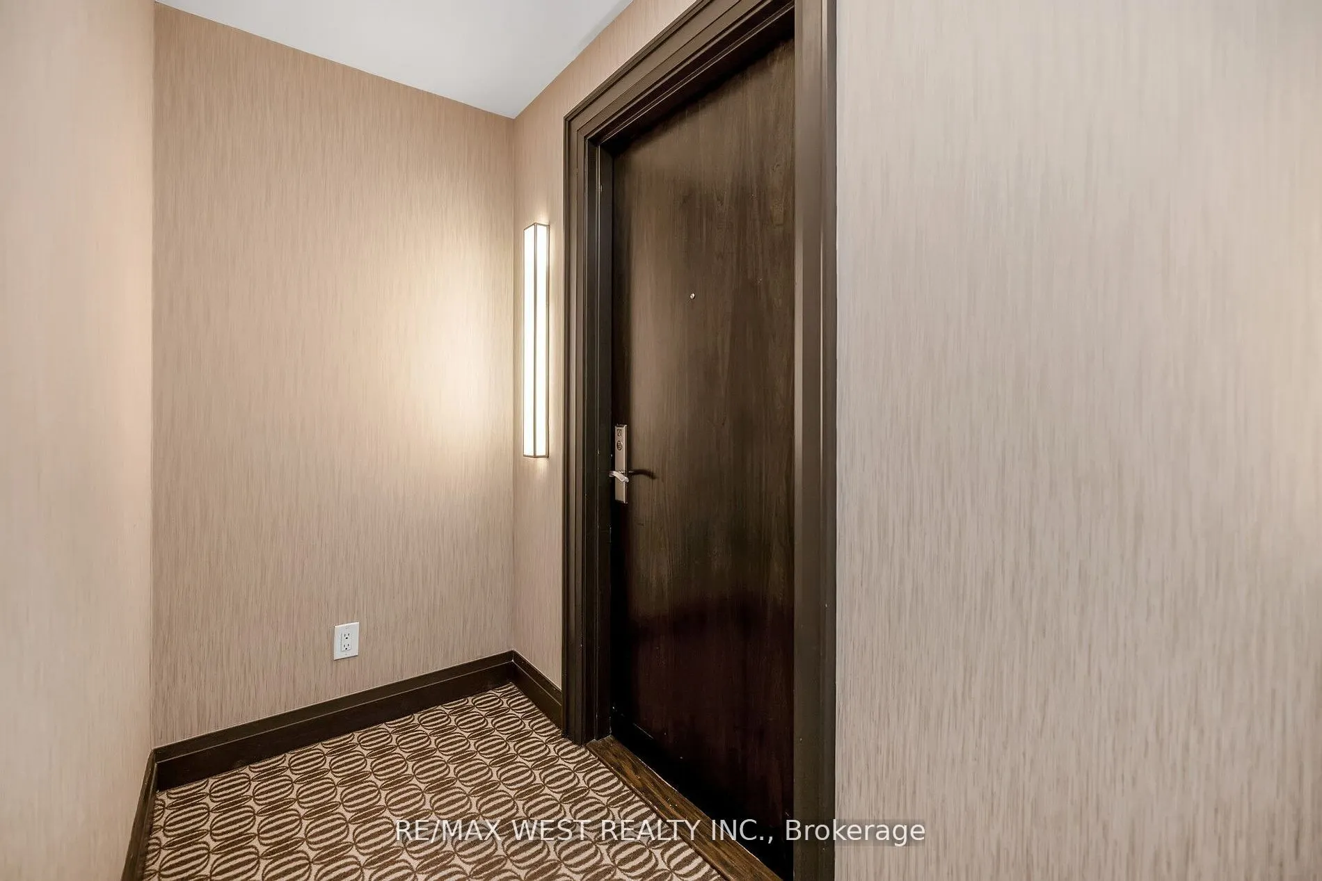 840 Queens Plate Drive, #1211