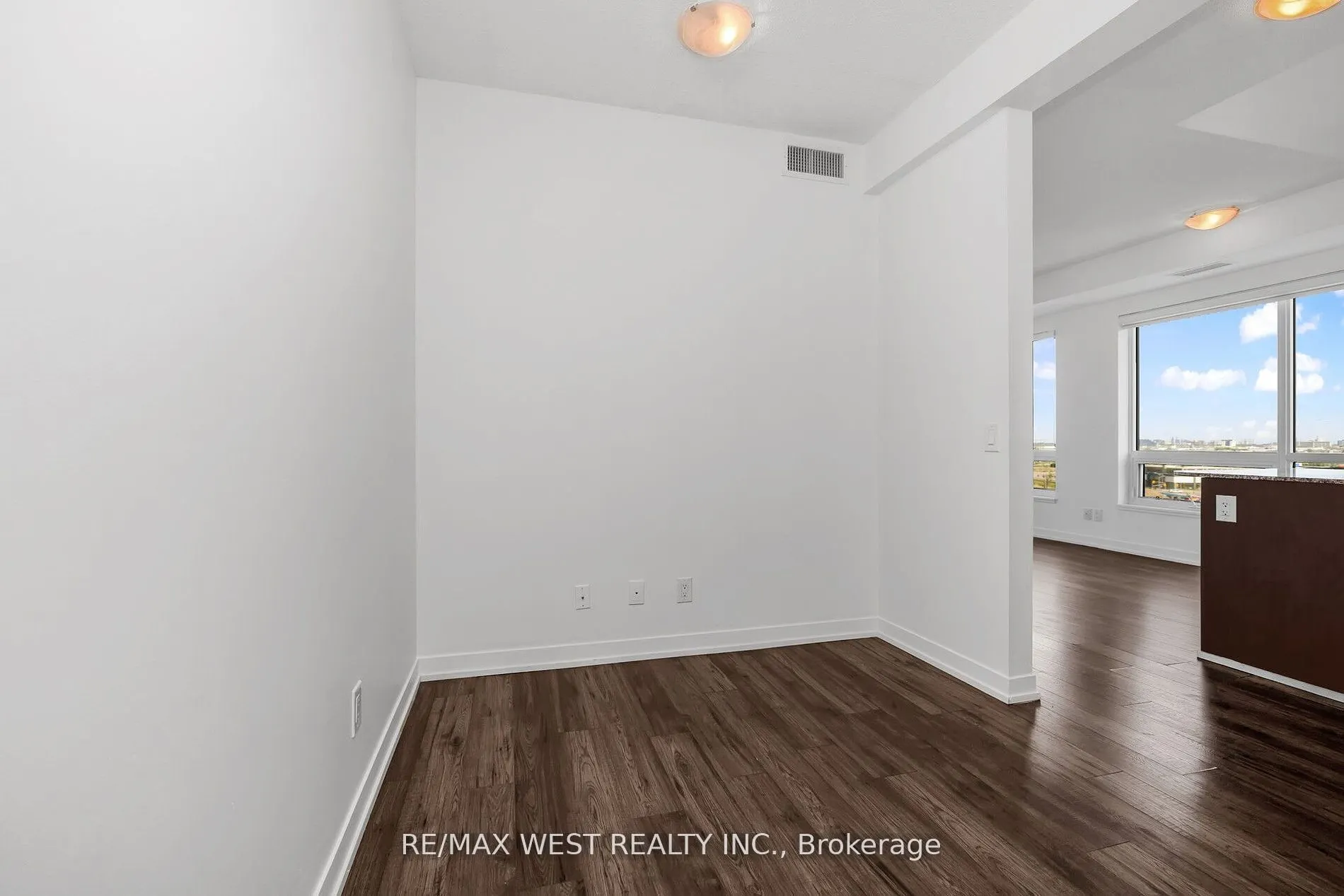 840 Queens Plate Drive, #1211