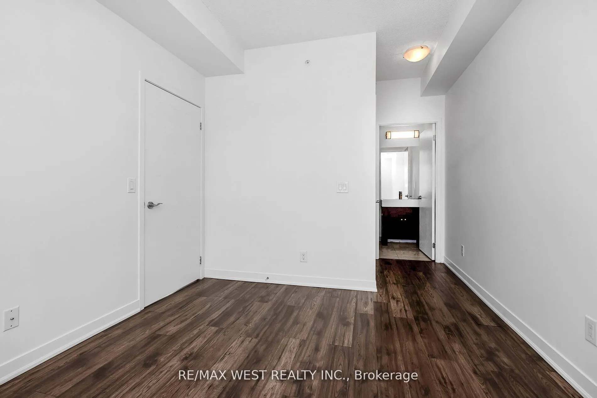 840 Queens Plate Drive, #1211