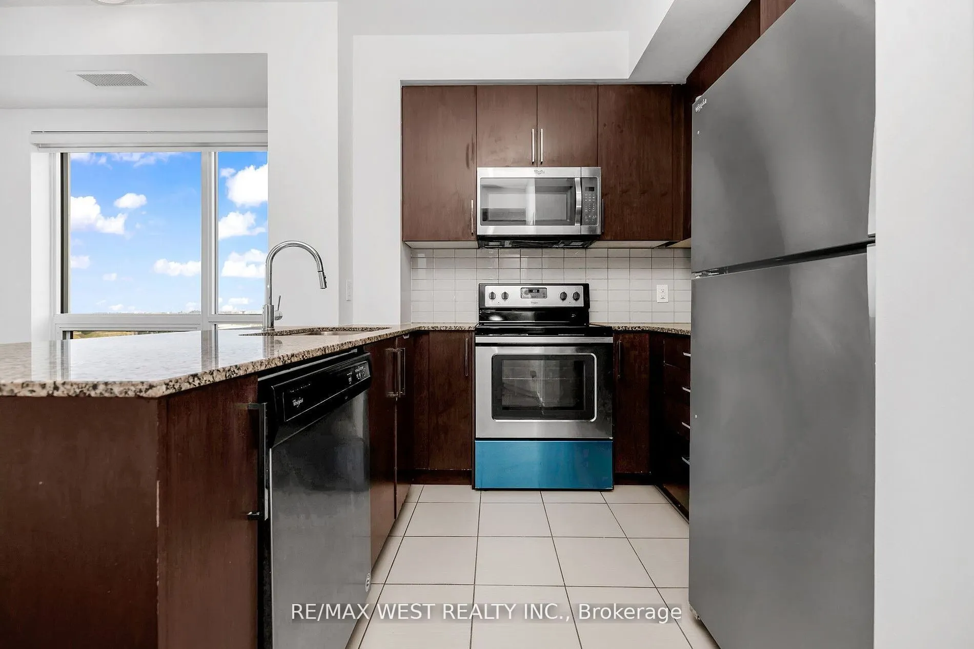 840 Queens Plate Drive, #1211