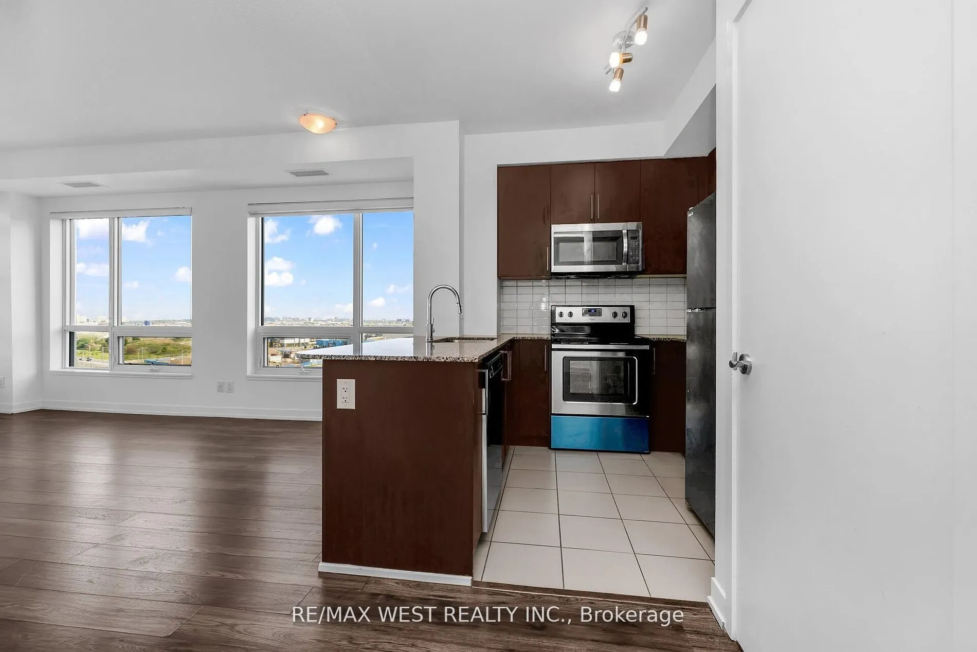 840 Queens Plate Drive, #1211
