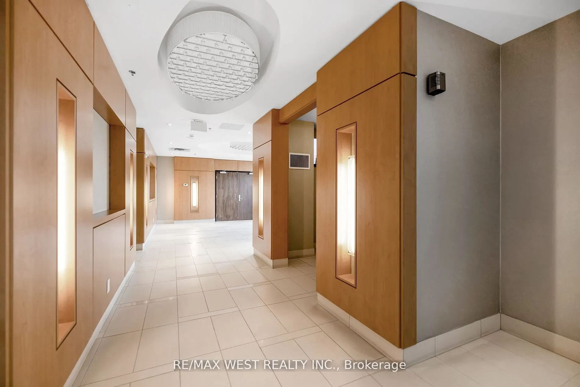 840 Queens Plate Drive, #1211