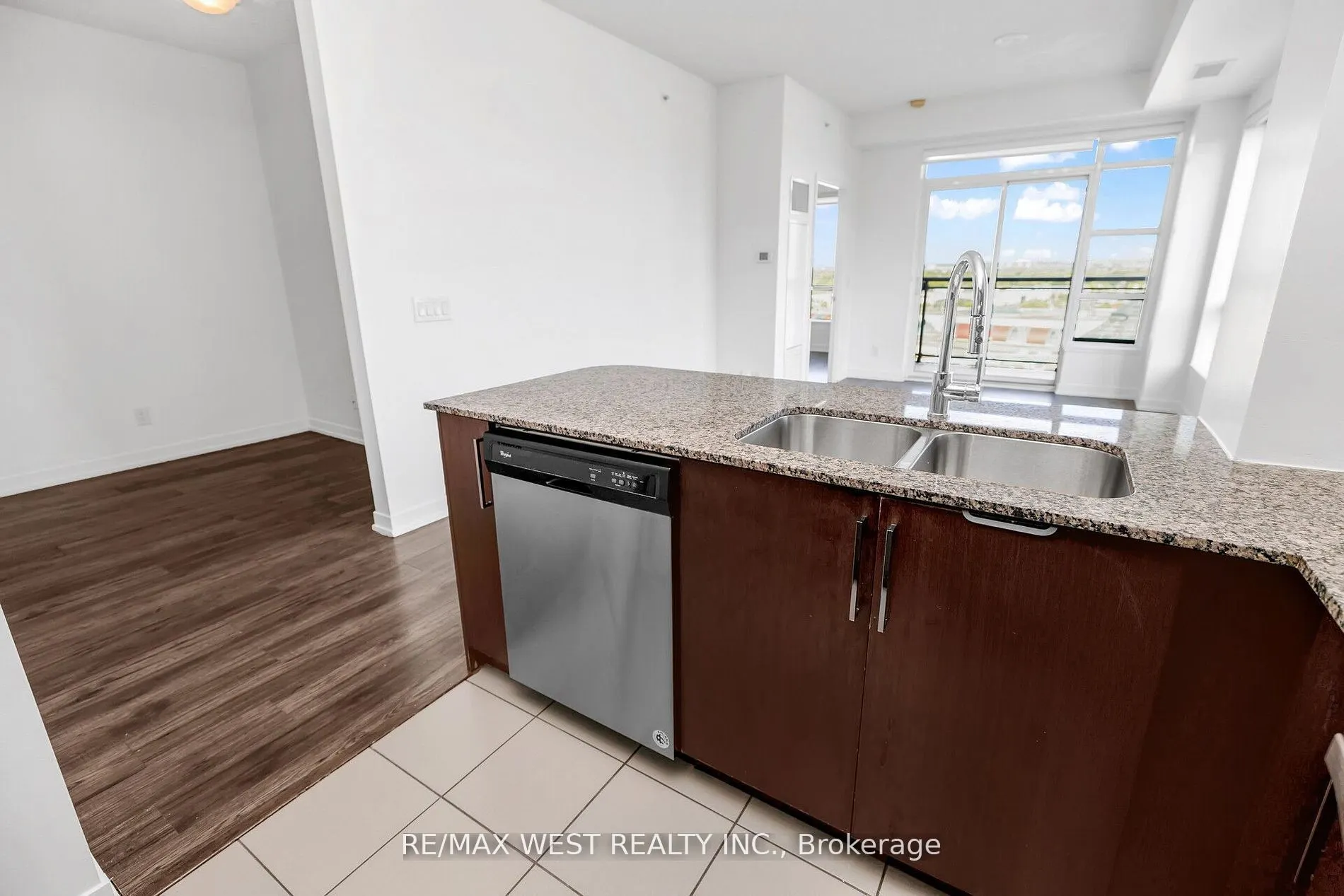 840 Queens Plate Drive, #1211