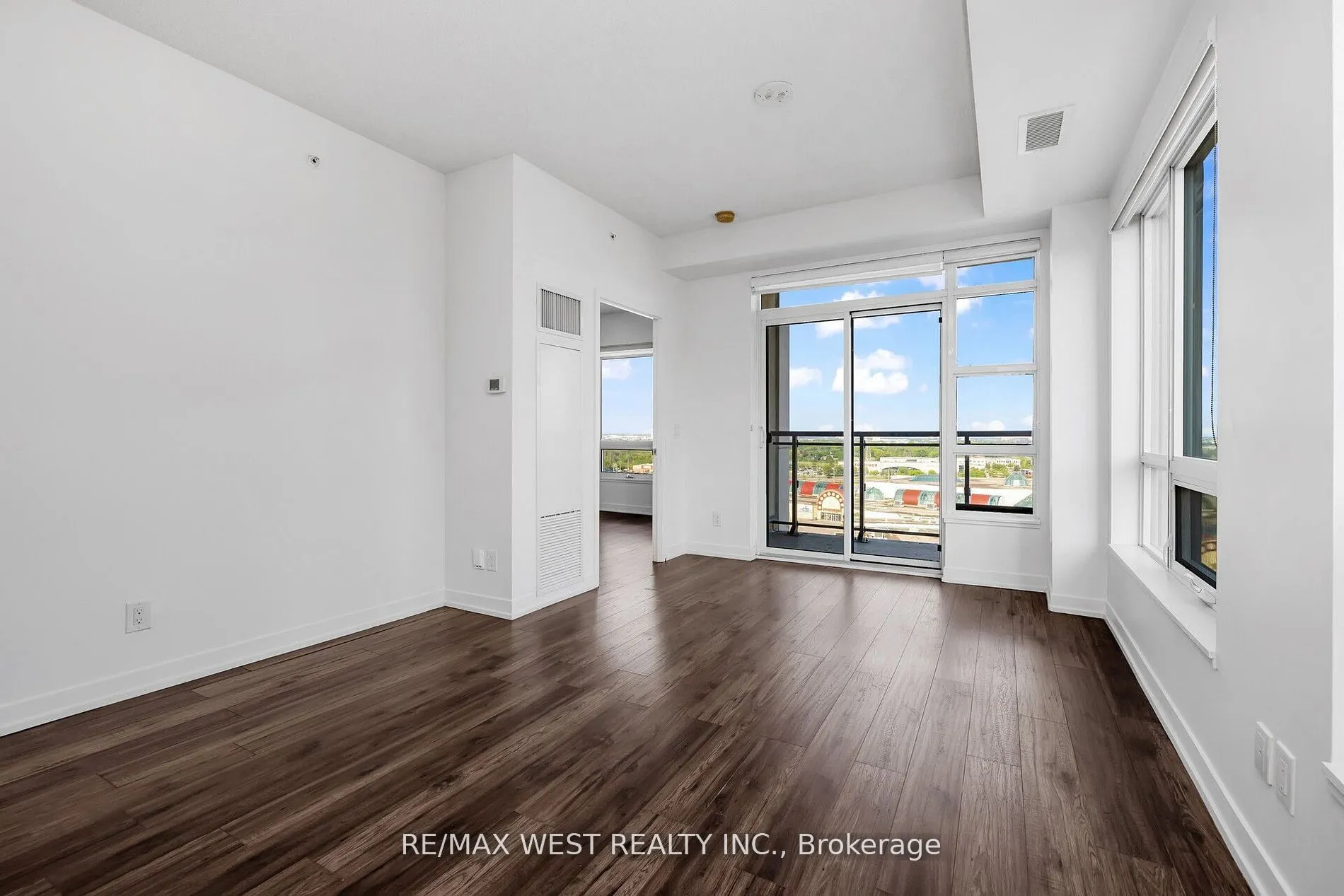 840 Queens Plate Drive, #1211