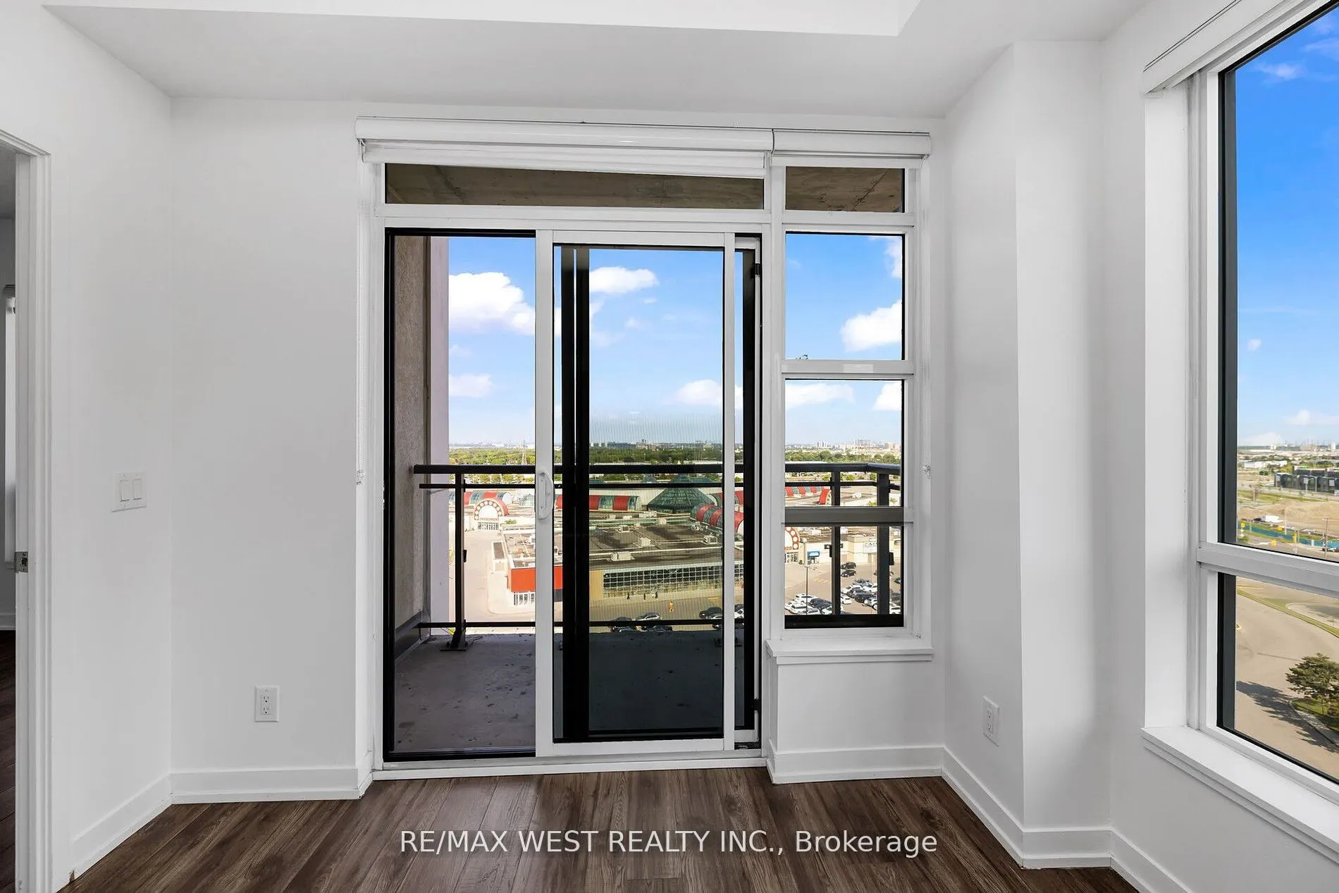 840 Queens Plate Drive, #1211