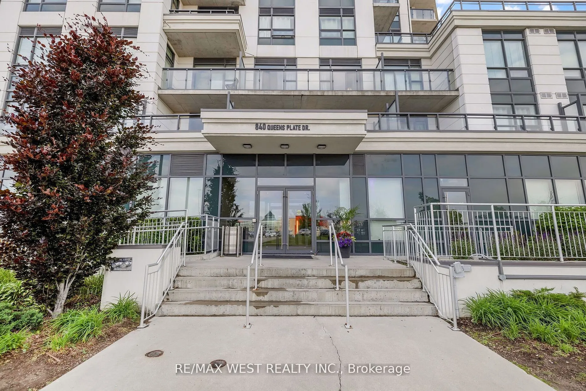 840 Queens Plate Drive, #1211