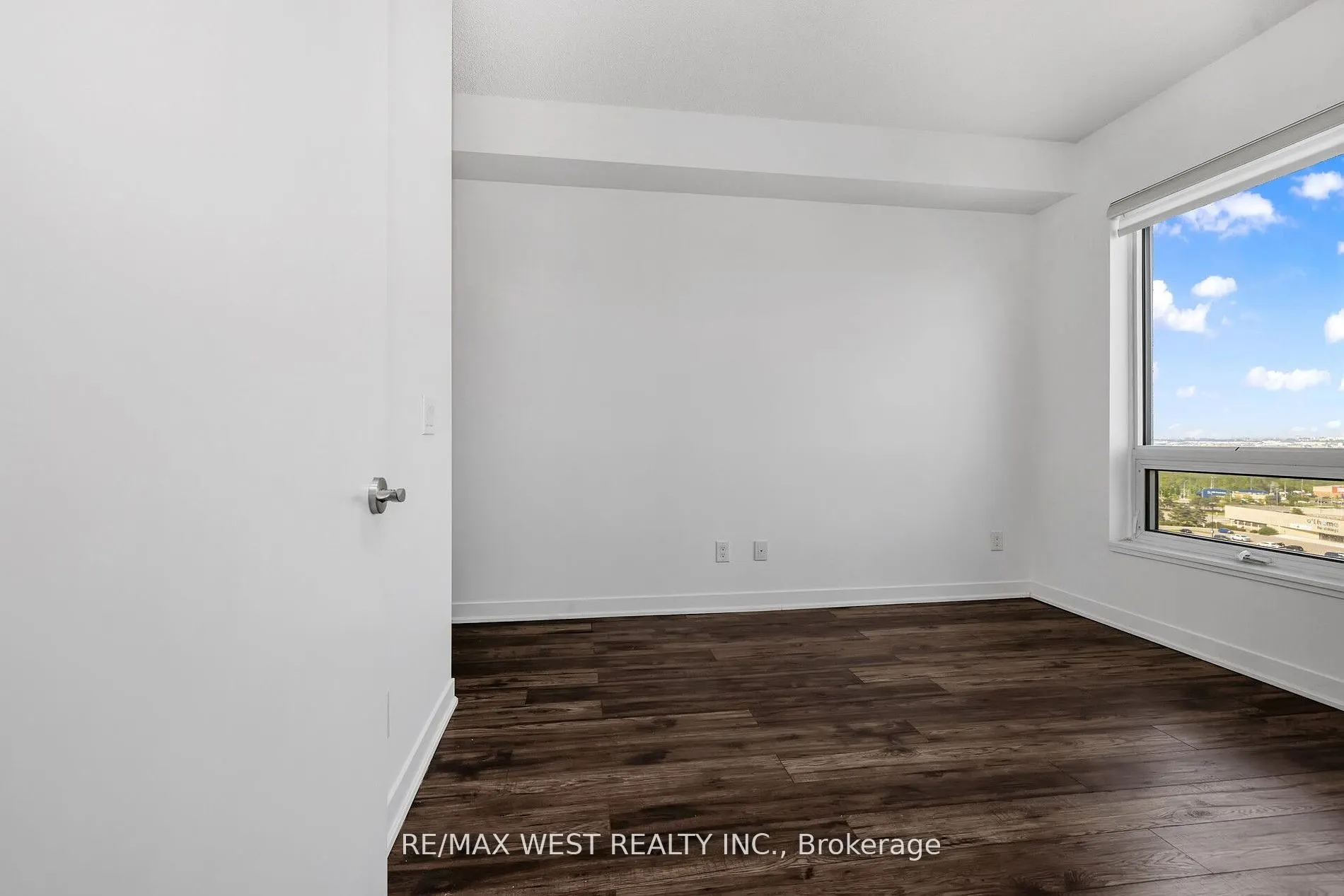 840 Queens Plate Drive, #1211