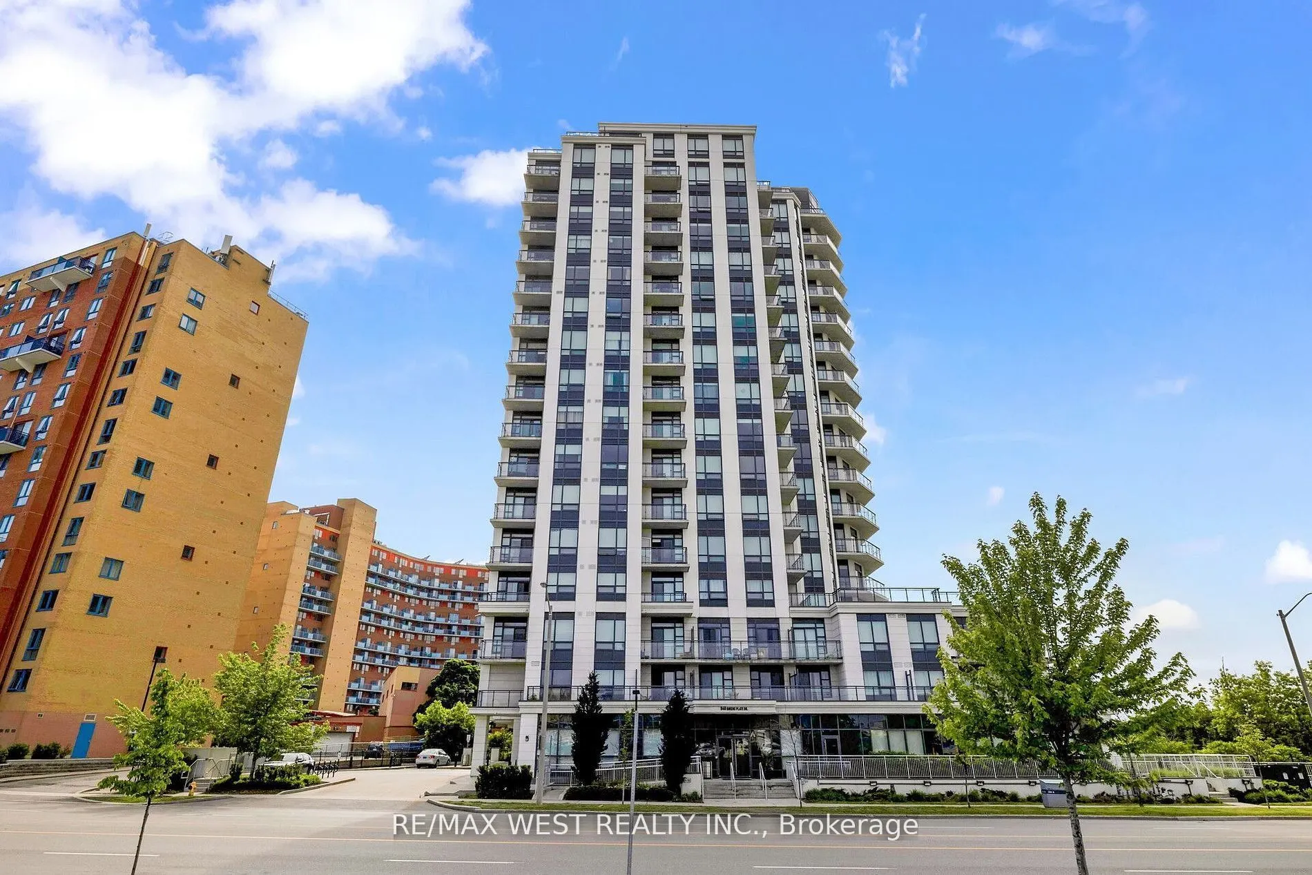 840 Queens Plate Drive, #1211
