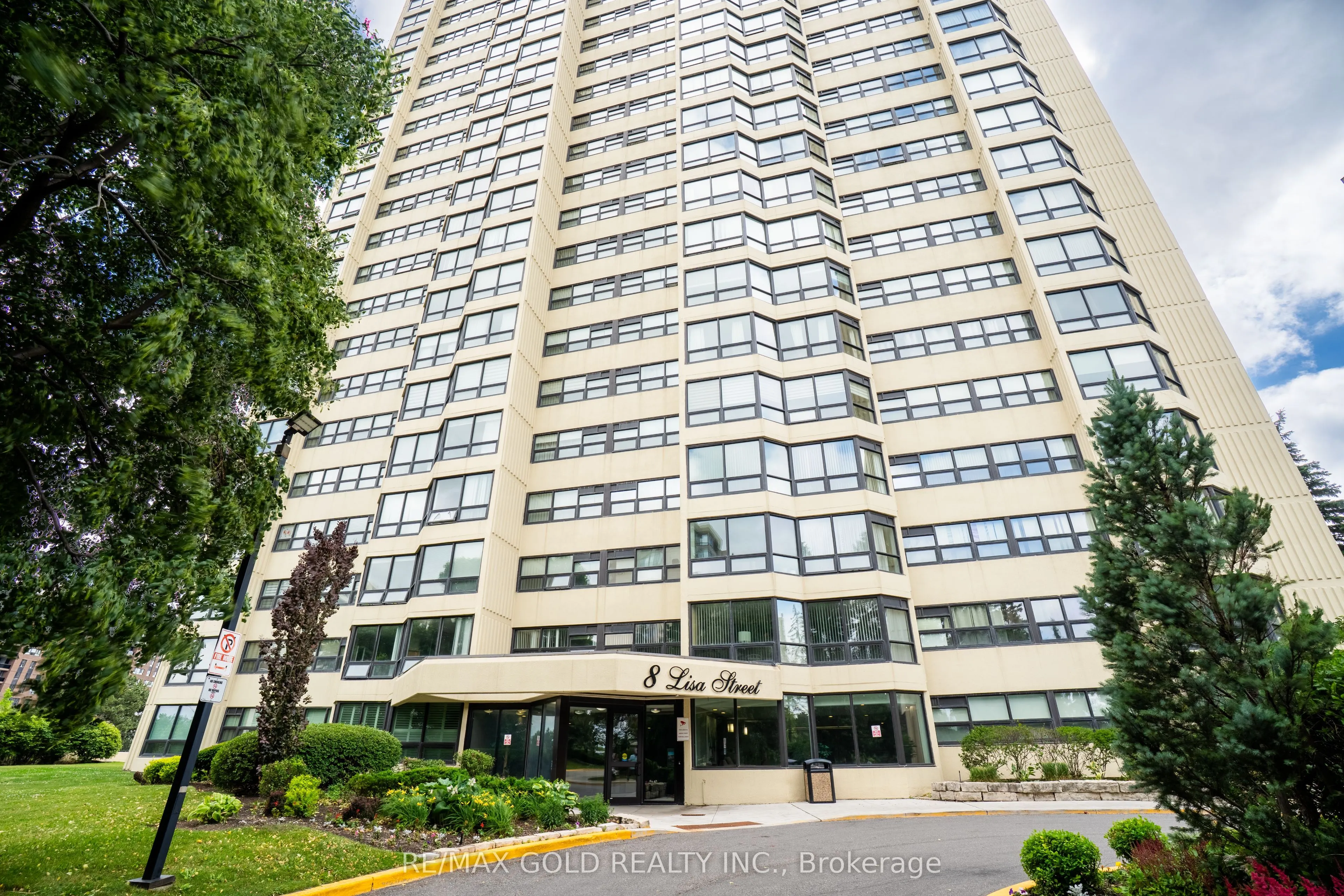 8 Lisa Street, #206