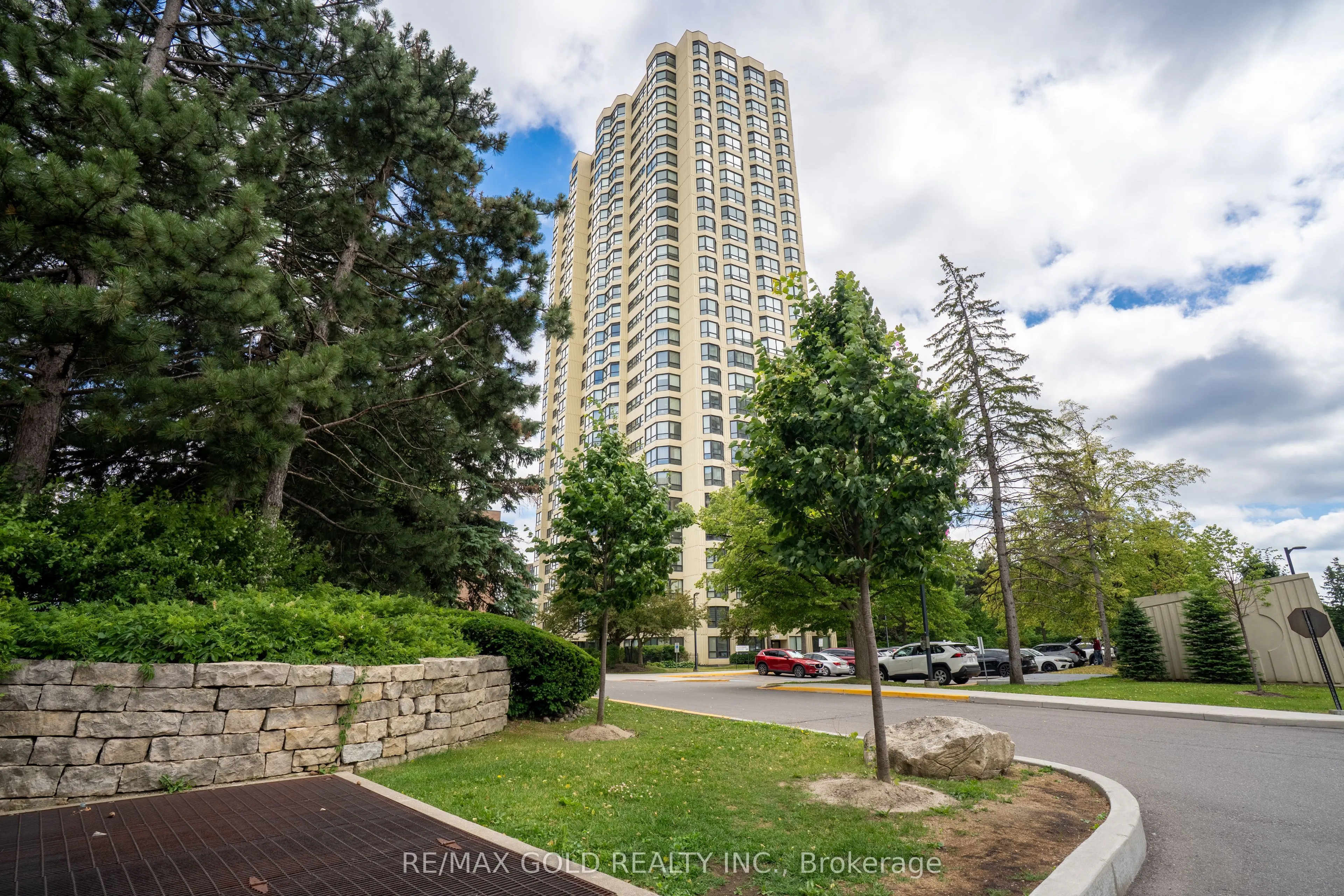 8 Lisa Street, #206