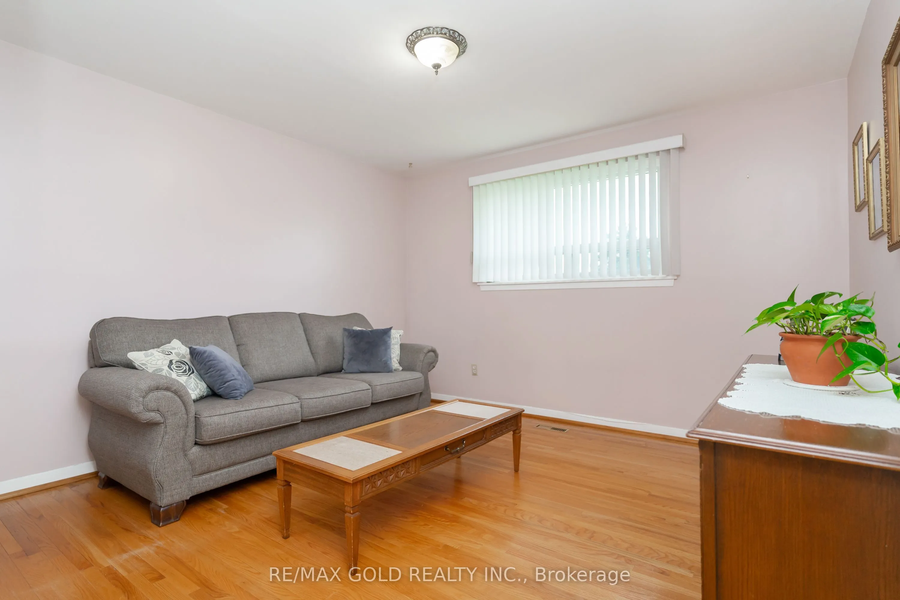 57 Cathcart Crescent