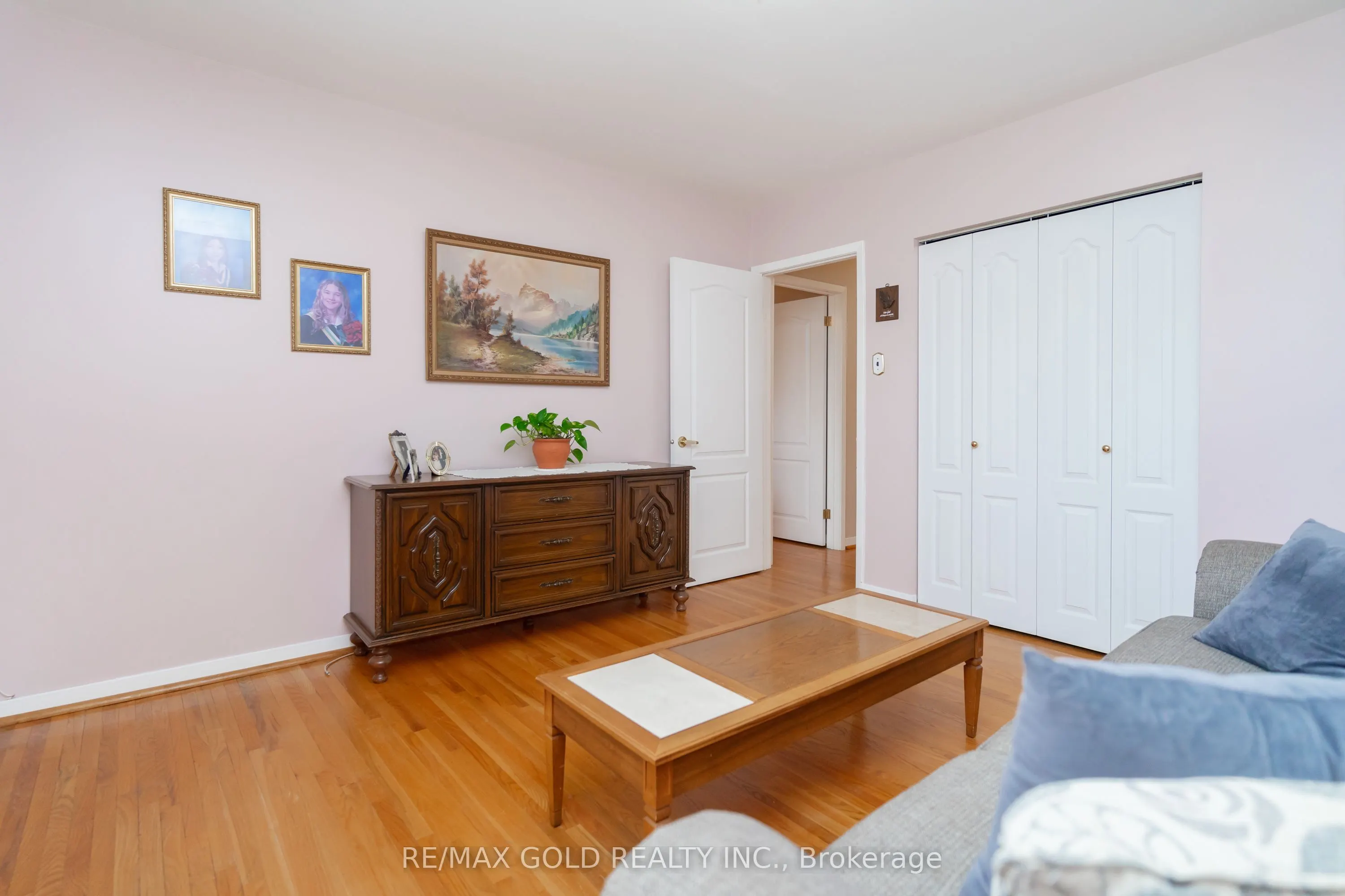 57 Cathcart Crescent