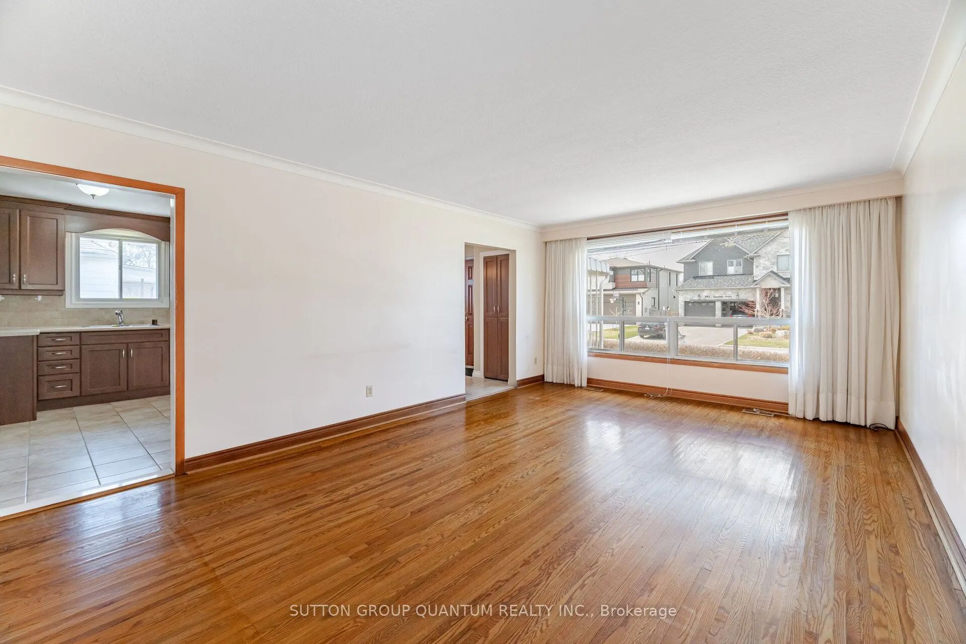 126 Angelene Street
