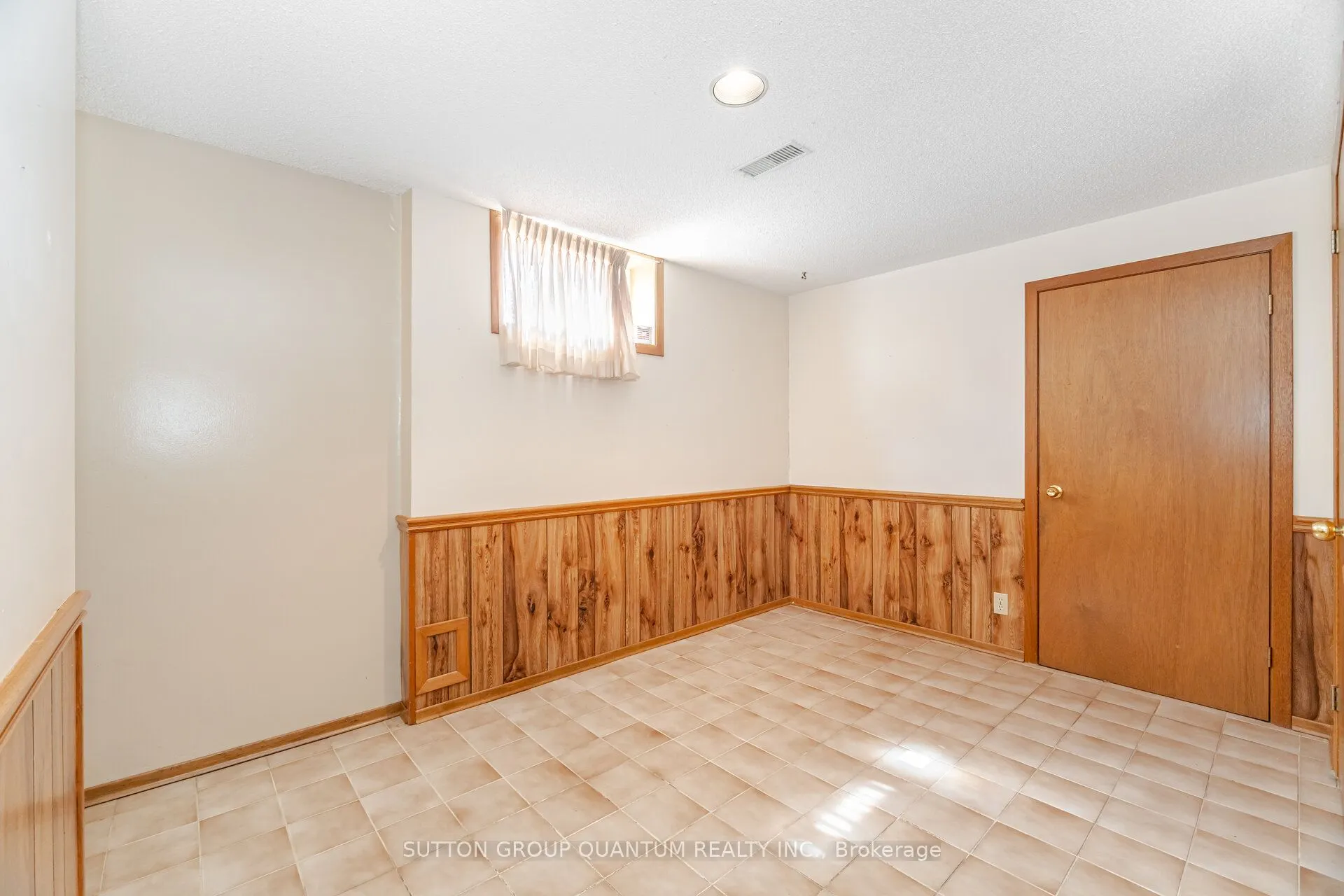126 Angelene Street