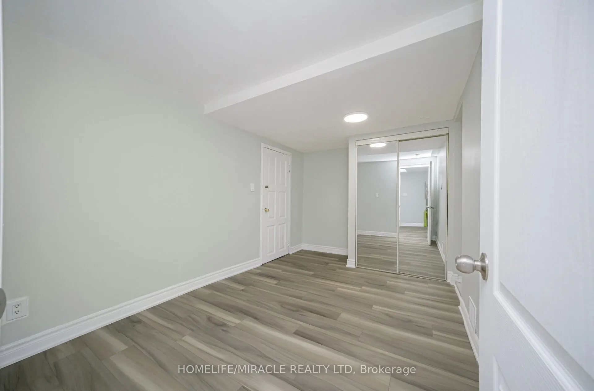 3777 Woodruff Crescent