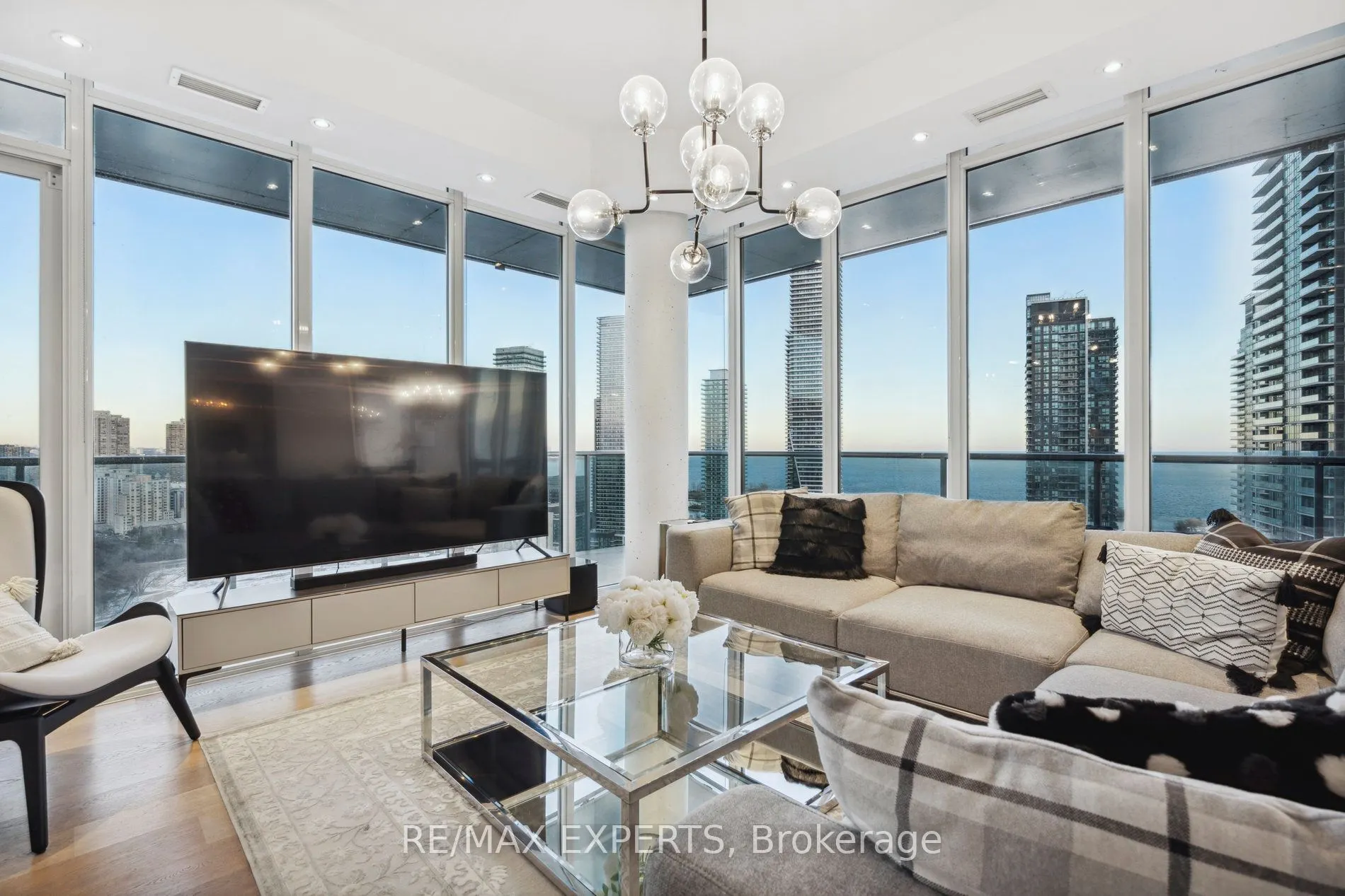 90 Park Lawn Road, #Ph-3007