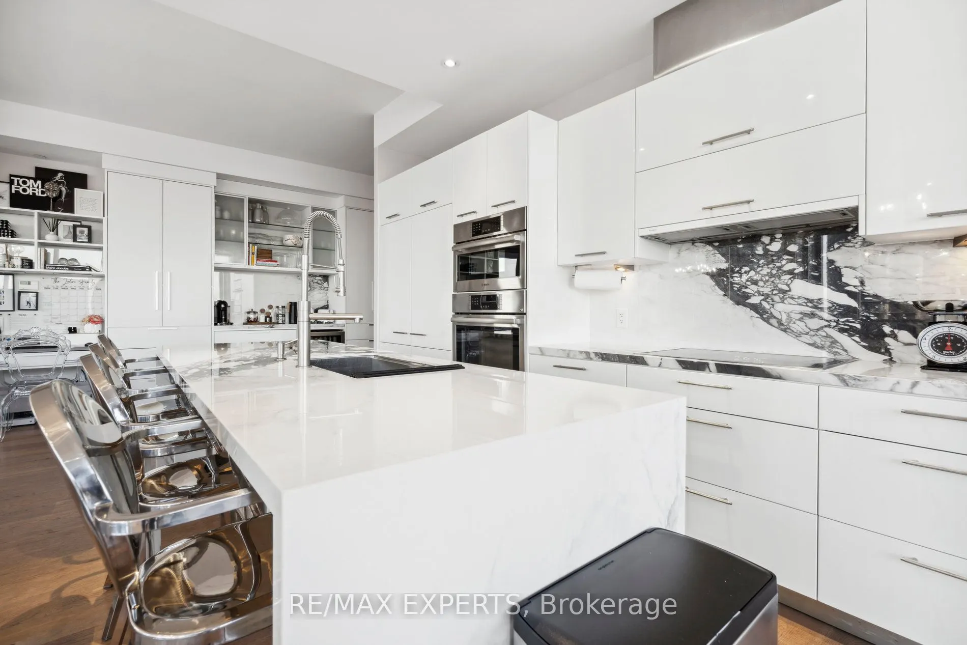 90 Park Lawn Road, #Ph-3007