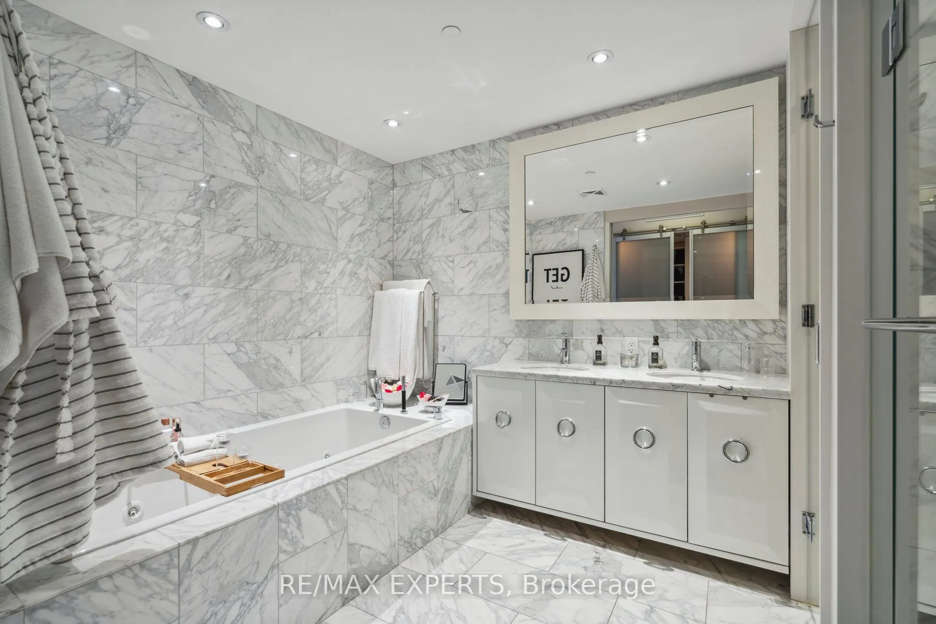 90 Park Lawn Road, #Ph-3007