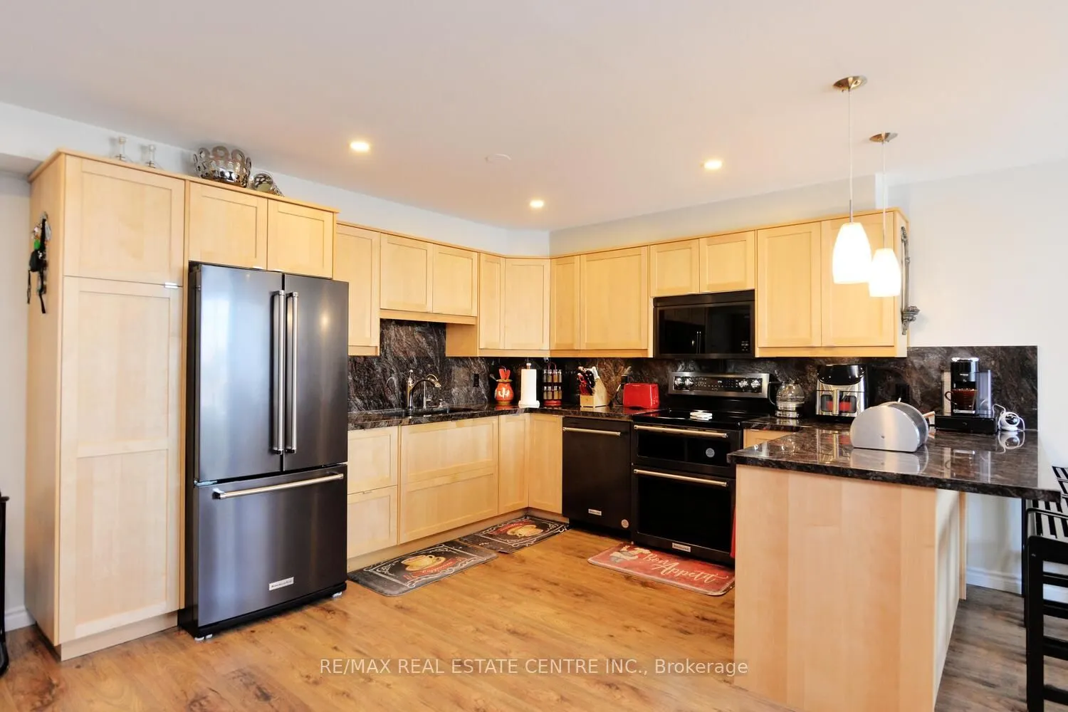 200 Broadway, #406