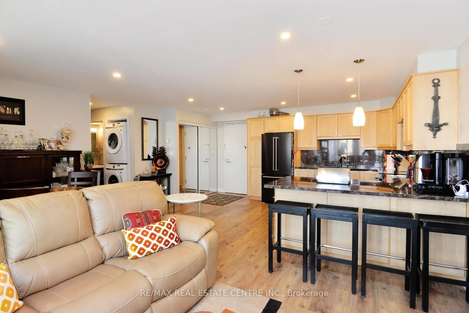 200 Broadway, #406