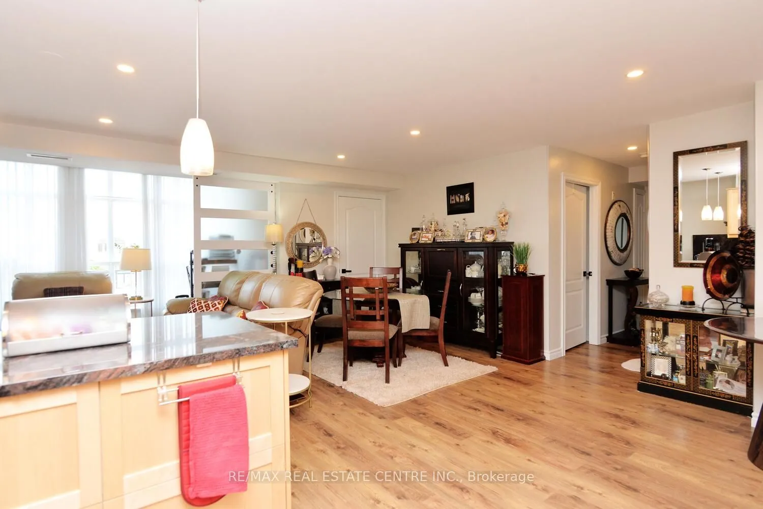 200 Broadway, #406