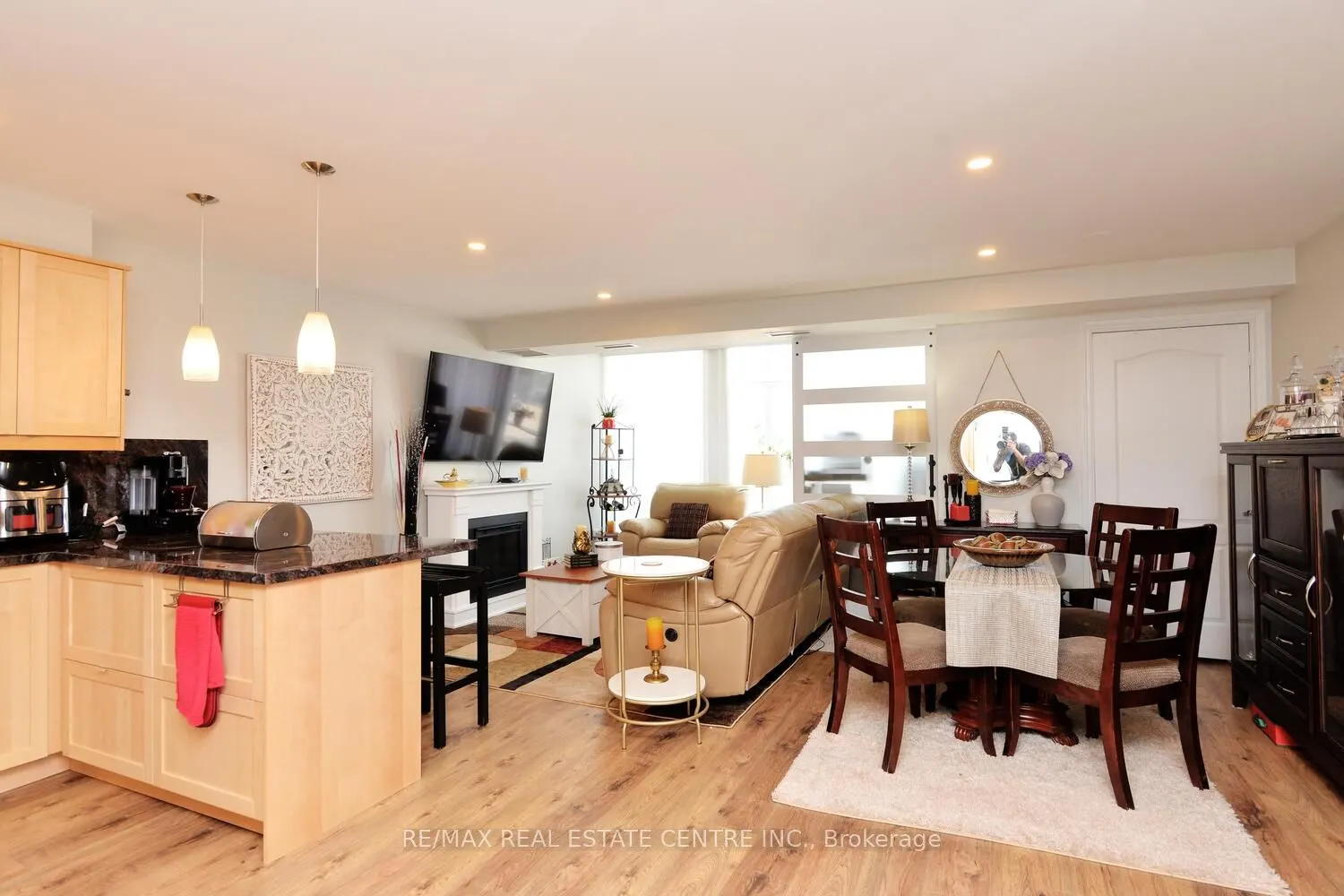 200 Broadway, #406