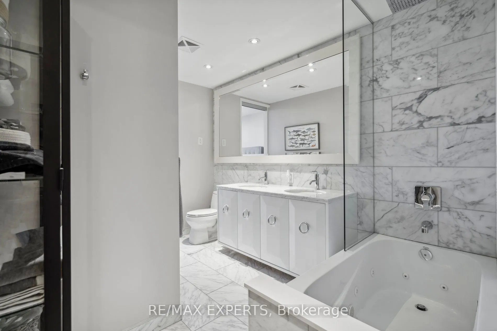 90 Park Lawn Road, #PH-3007