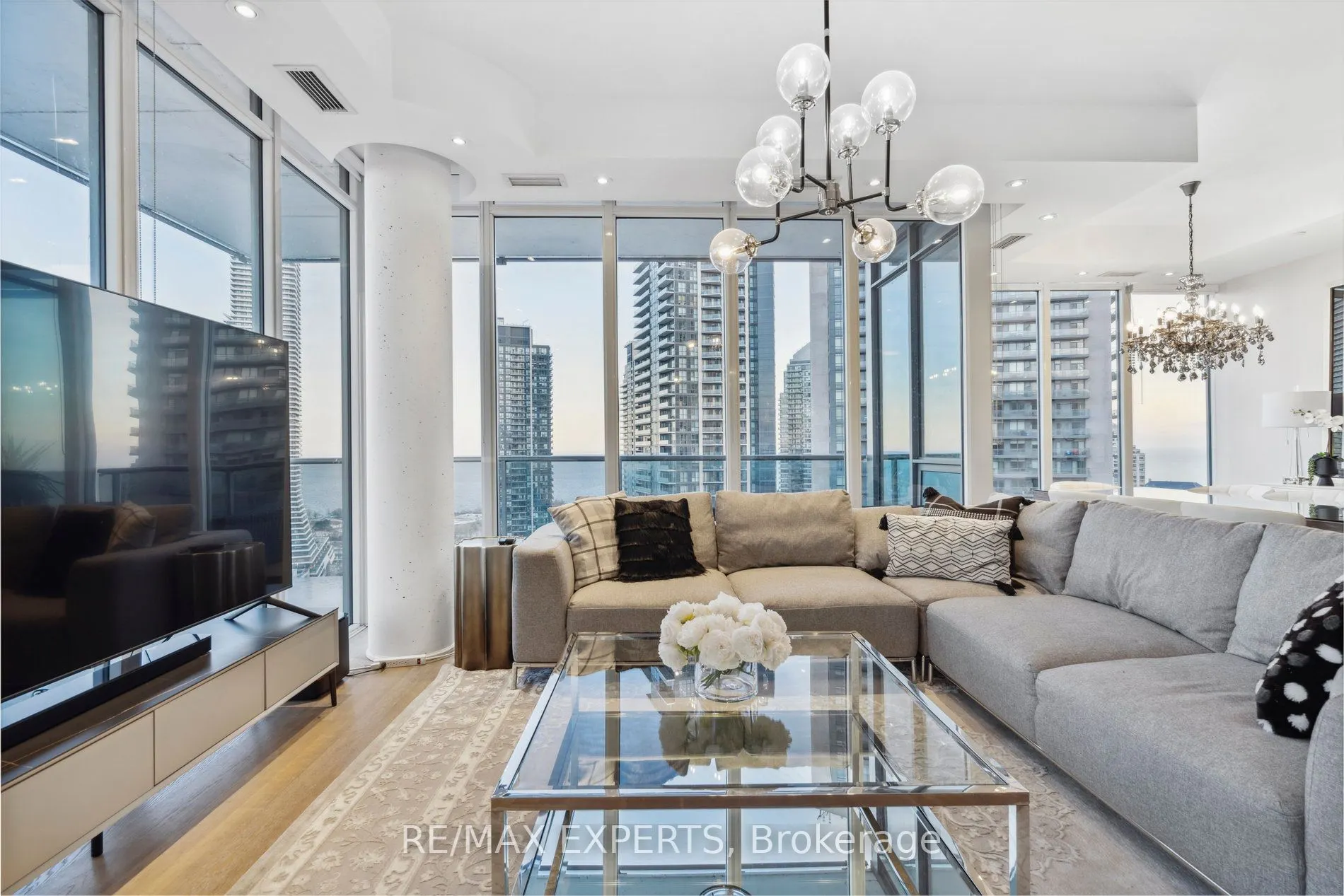 90 Park Lawn Road, #PH-3007