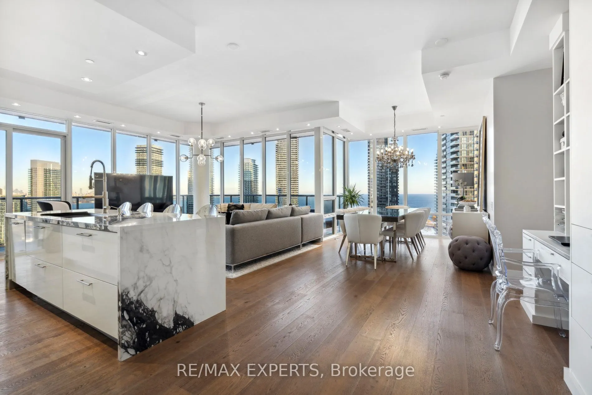 90 Park Lawn Road, #PH-3007