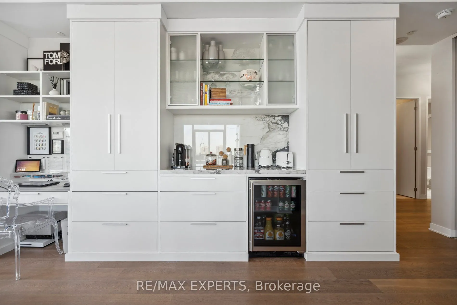 90 Park Lawn Road, #PH-3007