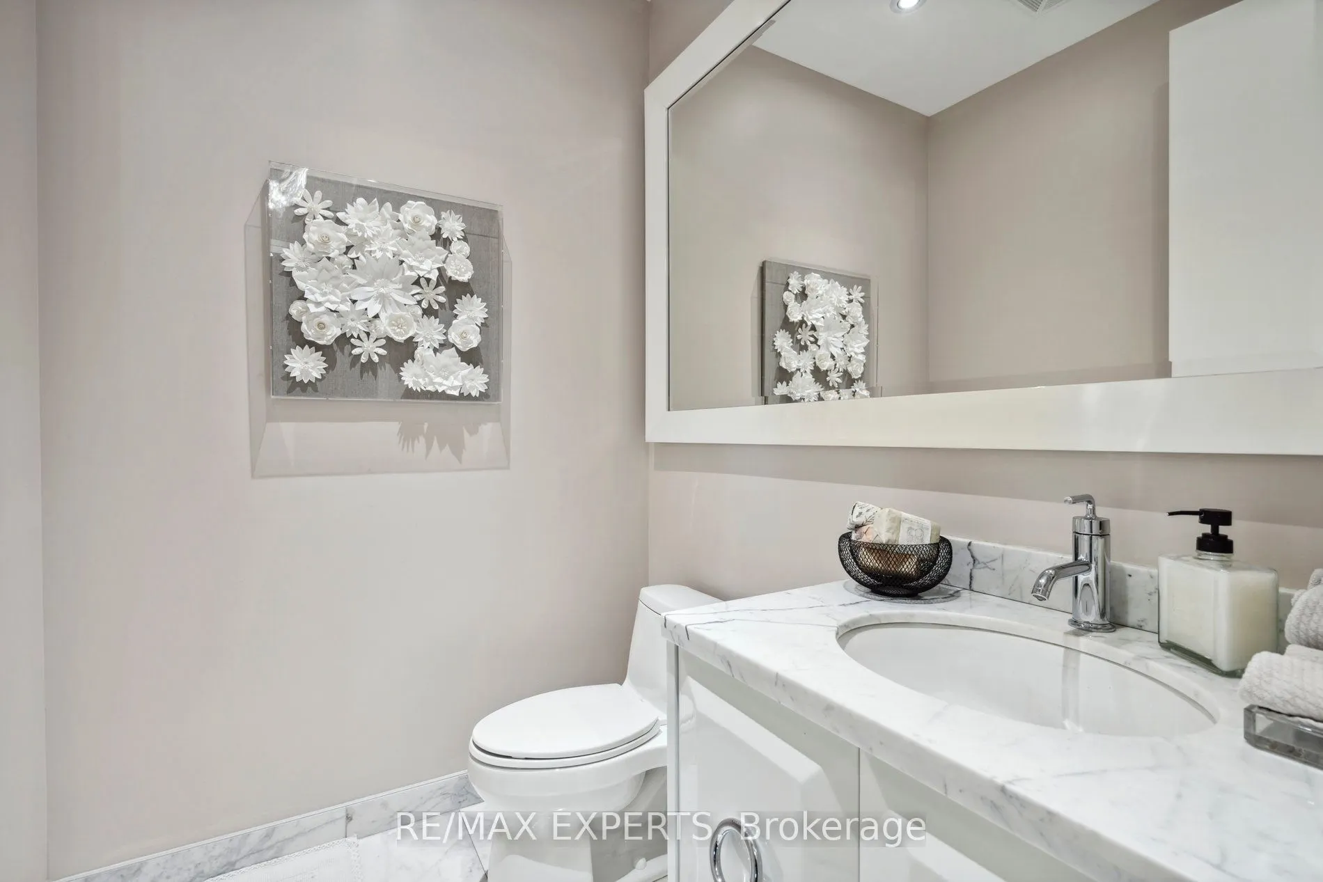 90 Park Lawn Road, #PH-3007