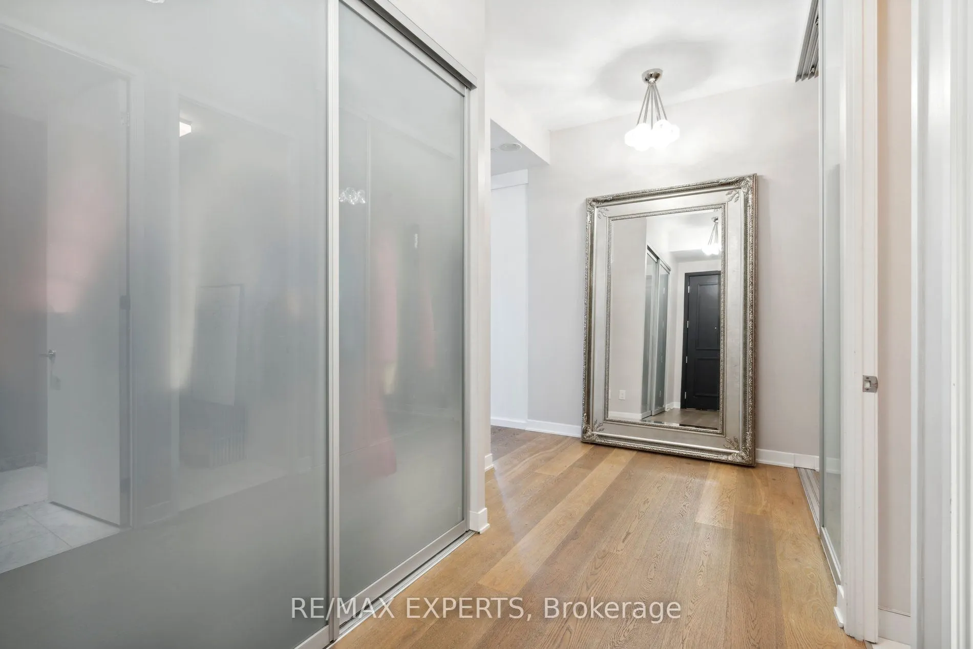 90 Park Lawn Road, #PH-3007
