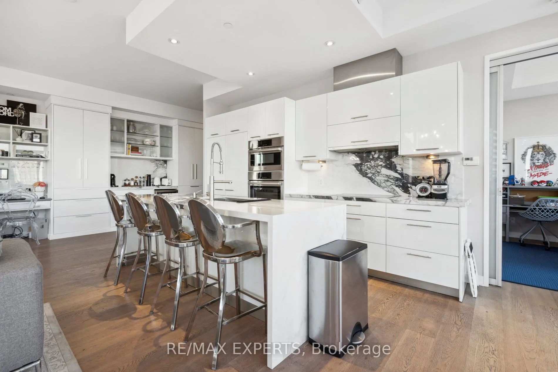 90 Park Lawn Road, #PH-3007