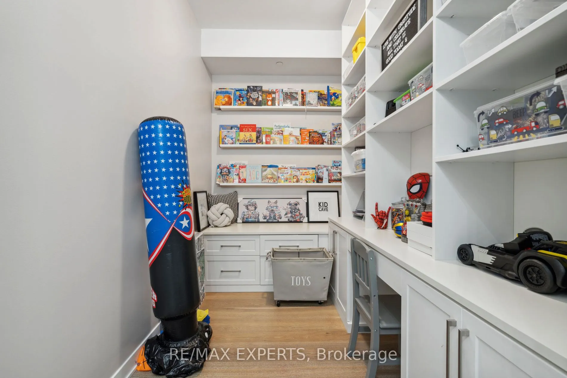 90 Park Lawn Road, #PH-3007
