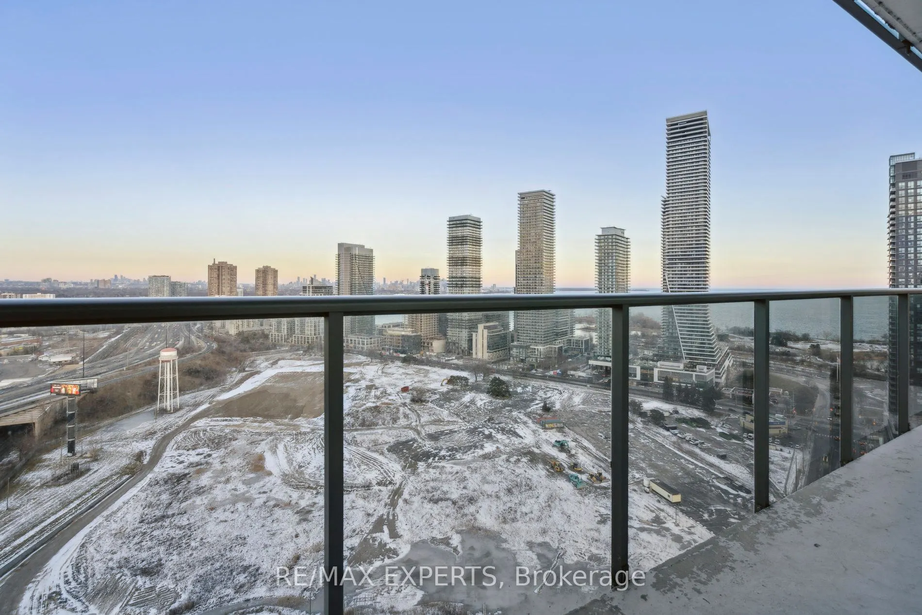 90 Park Lawn Road, #PH-3007