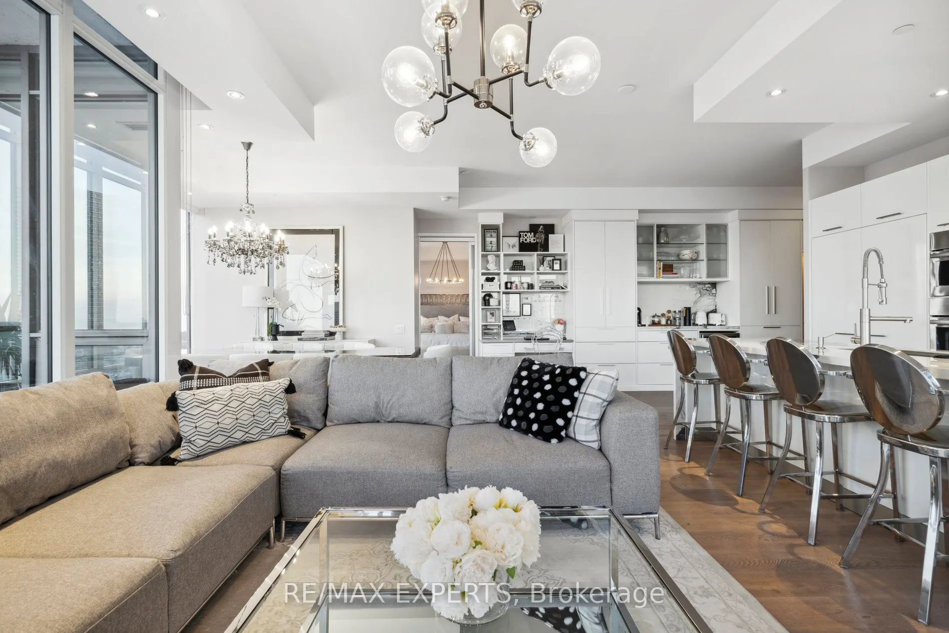 90 Park Lawn Road, #PH-3007