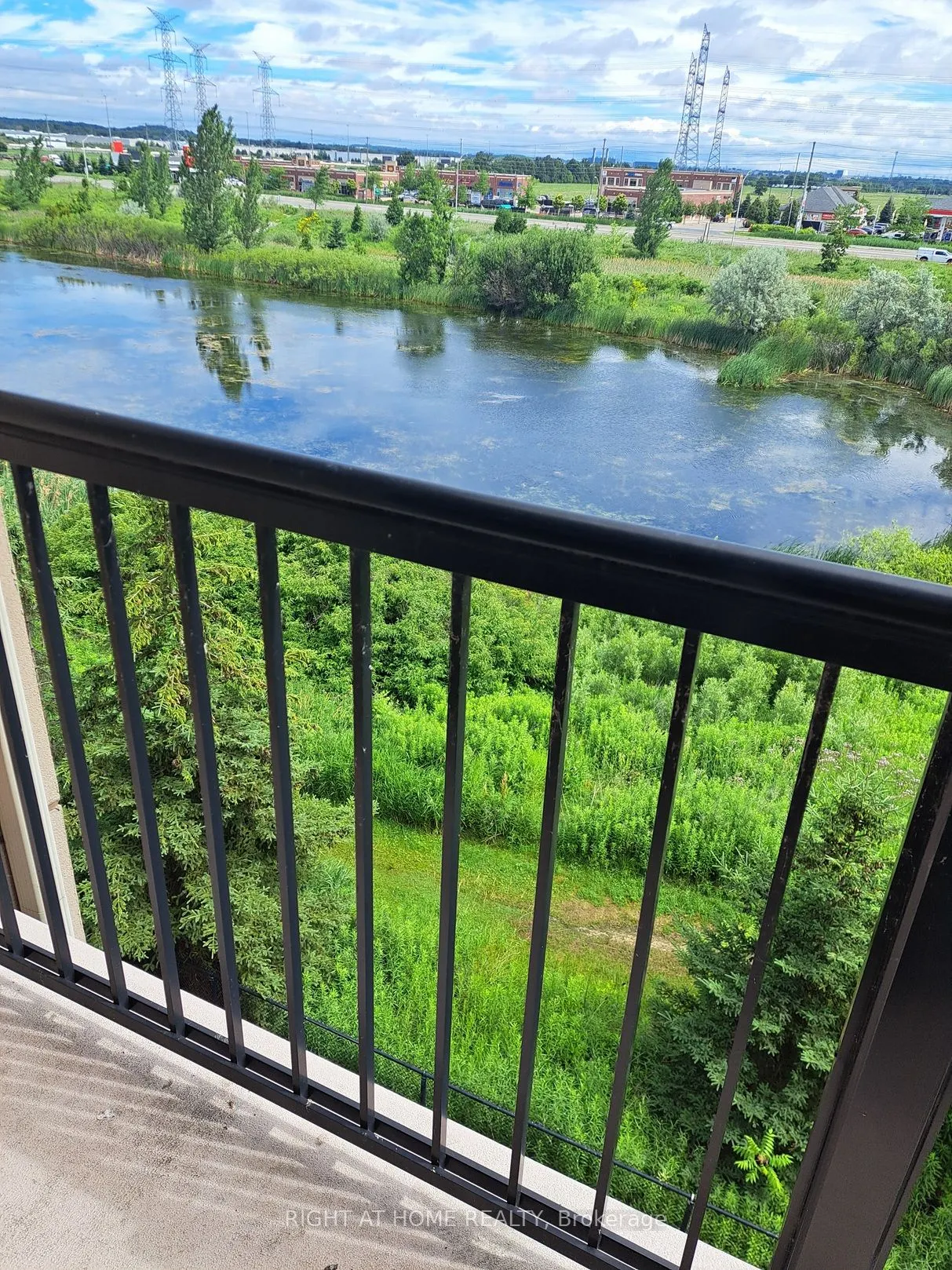 1491 Maple Avenue, #409