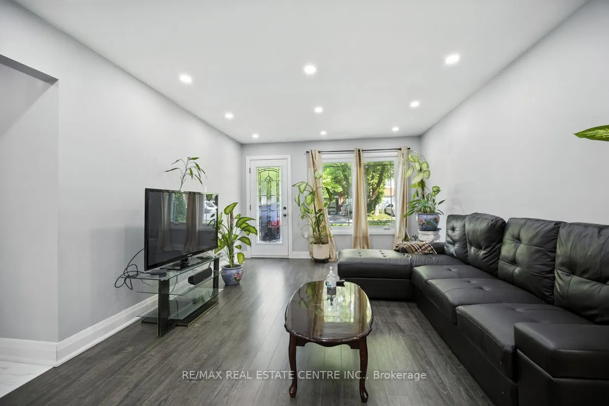 21 Chopin Crescent