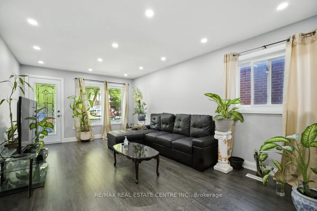 21 Chopin Crescent