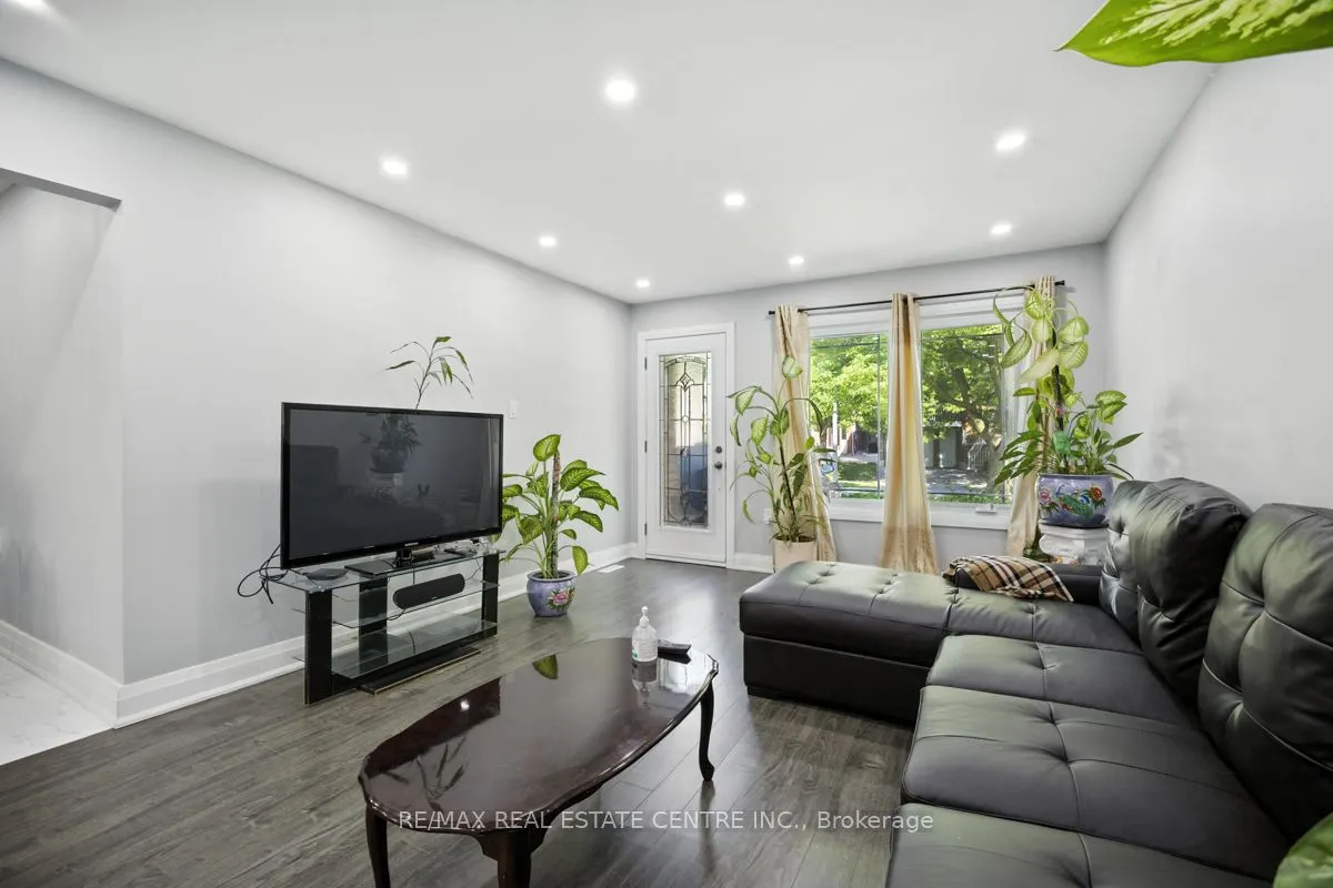 21 Chopin Crescent