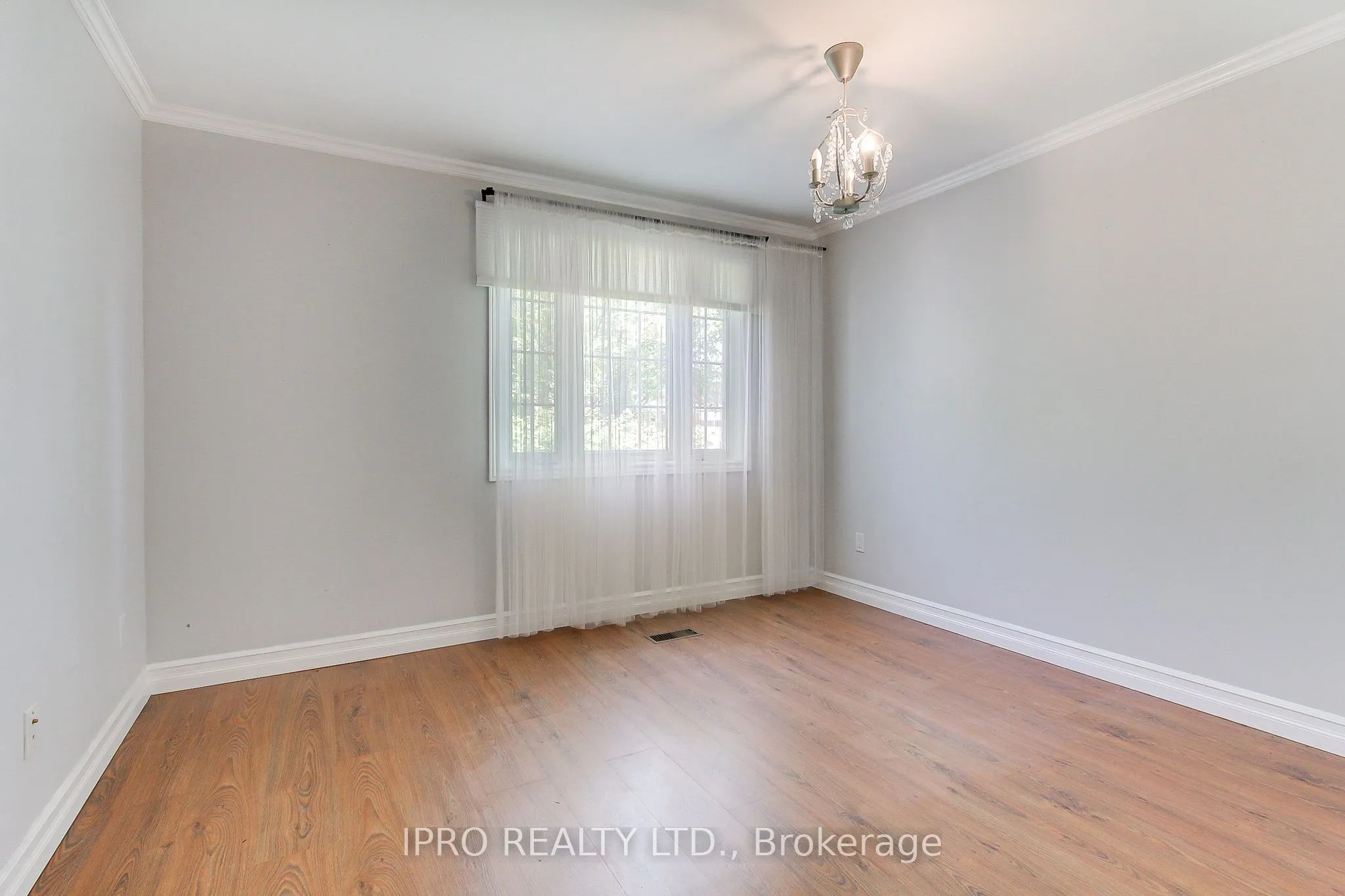 21 Woodbury Road