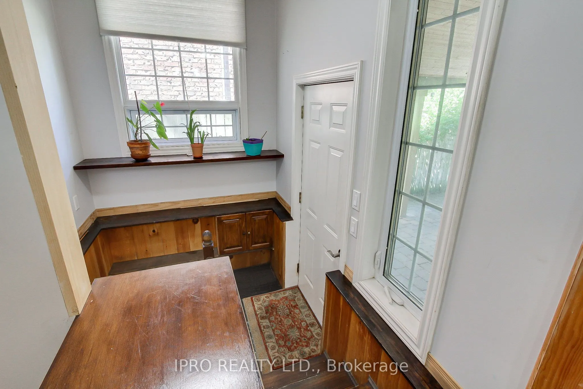 21 Woodbury Road