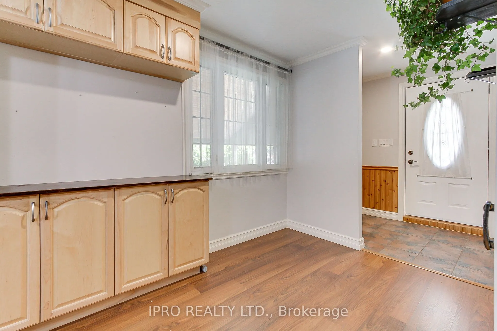 21 Woodbury Road