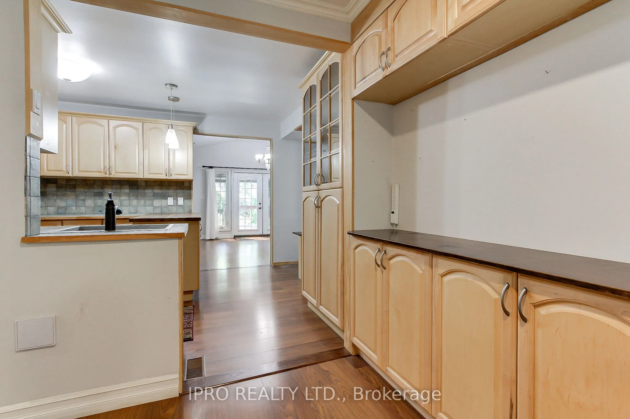 21 Woodbury Road