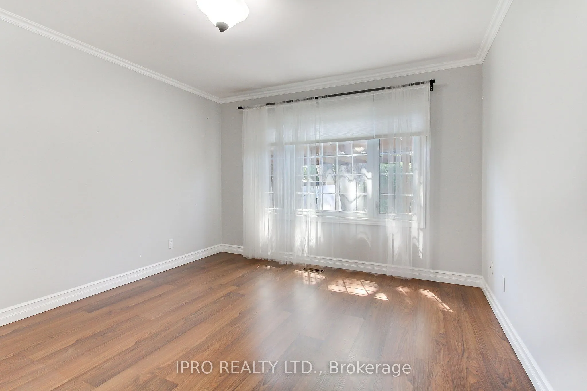 21 Woodbury Road