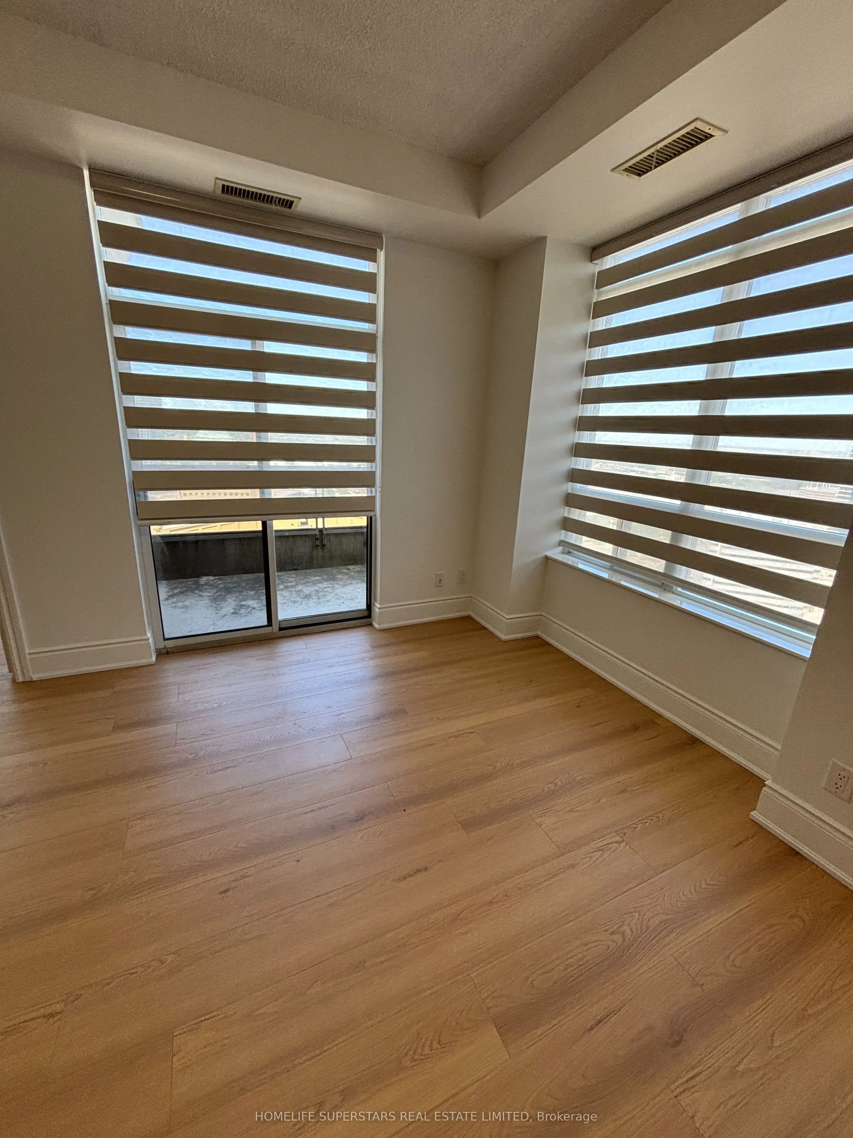 310 Burnhamthorpe Road, #2906