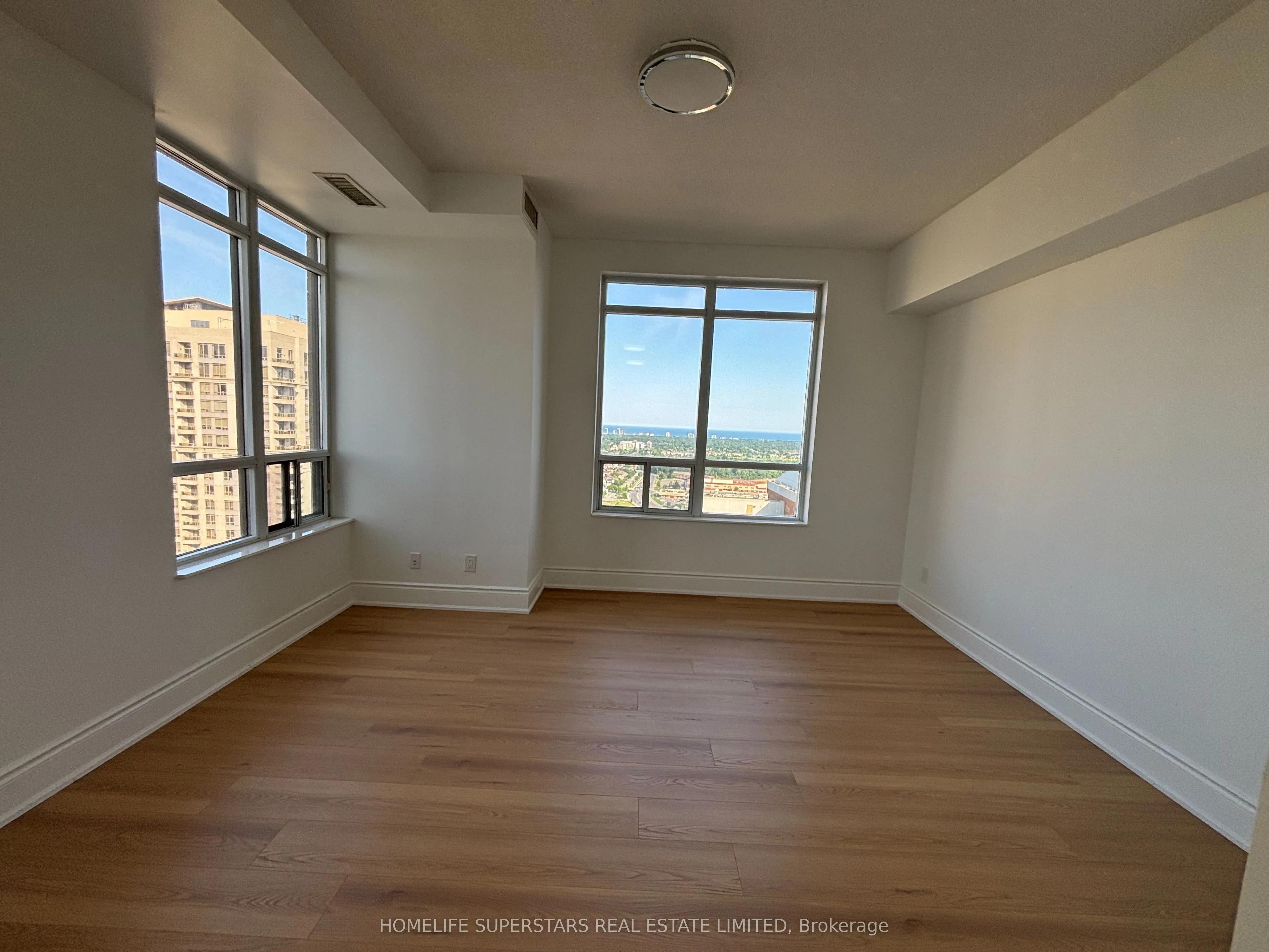 310 Burnhamthorpe Road, #2906
